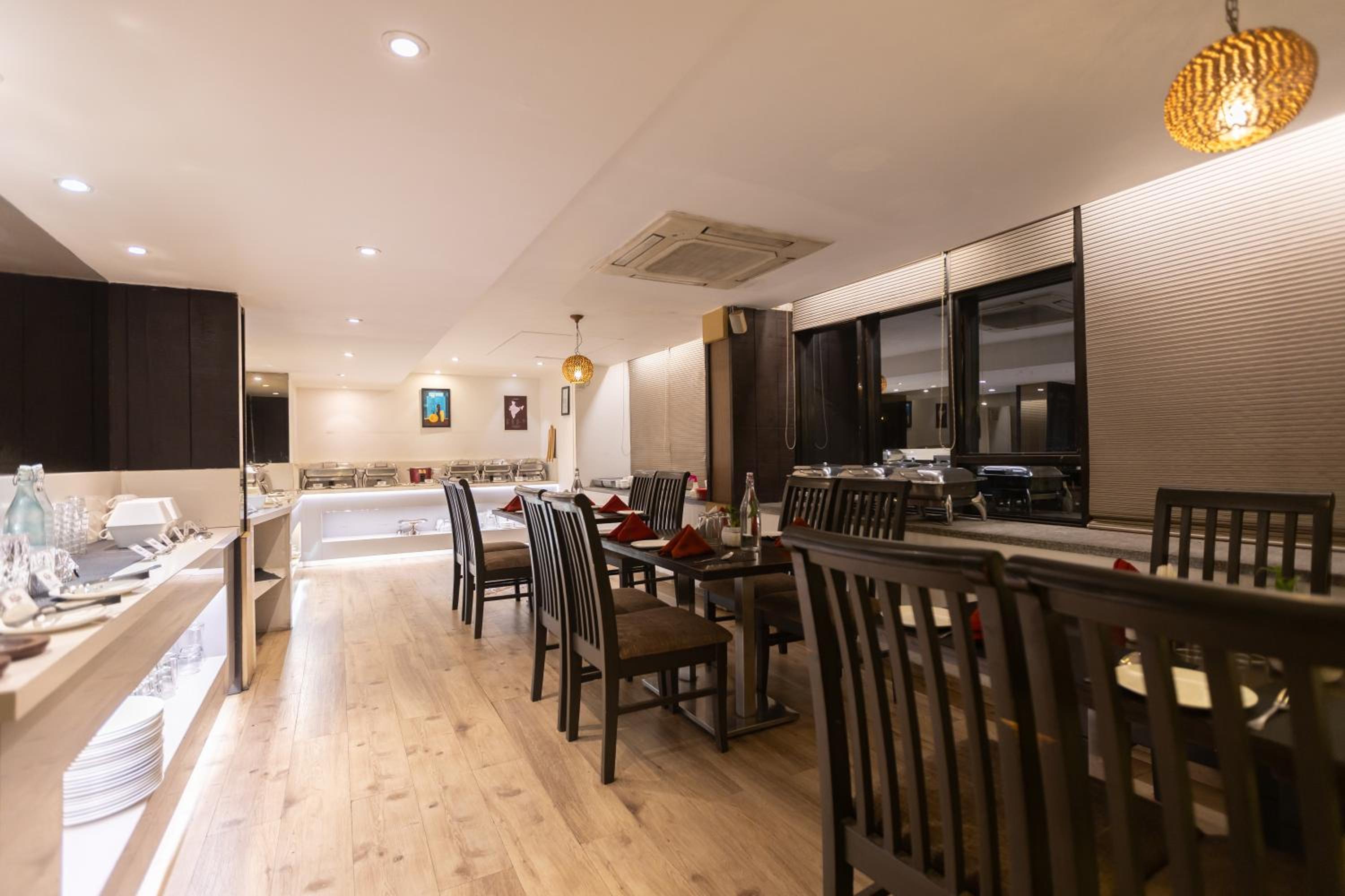 Suite - Photo 12