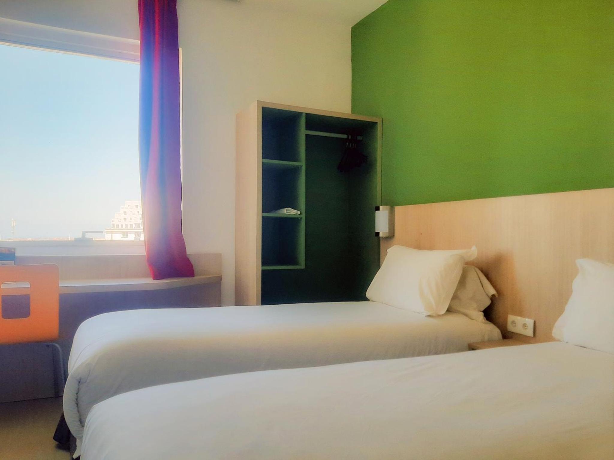 Standard Twin Room photo 2