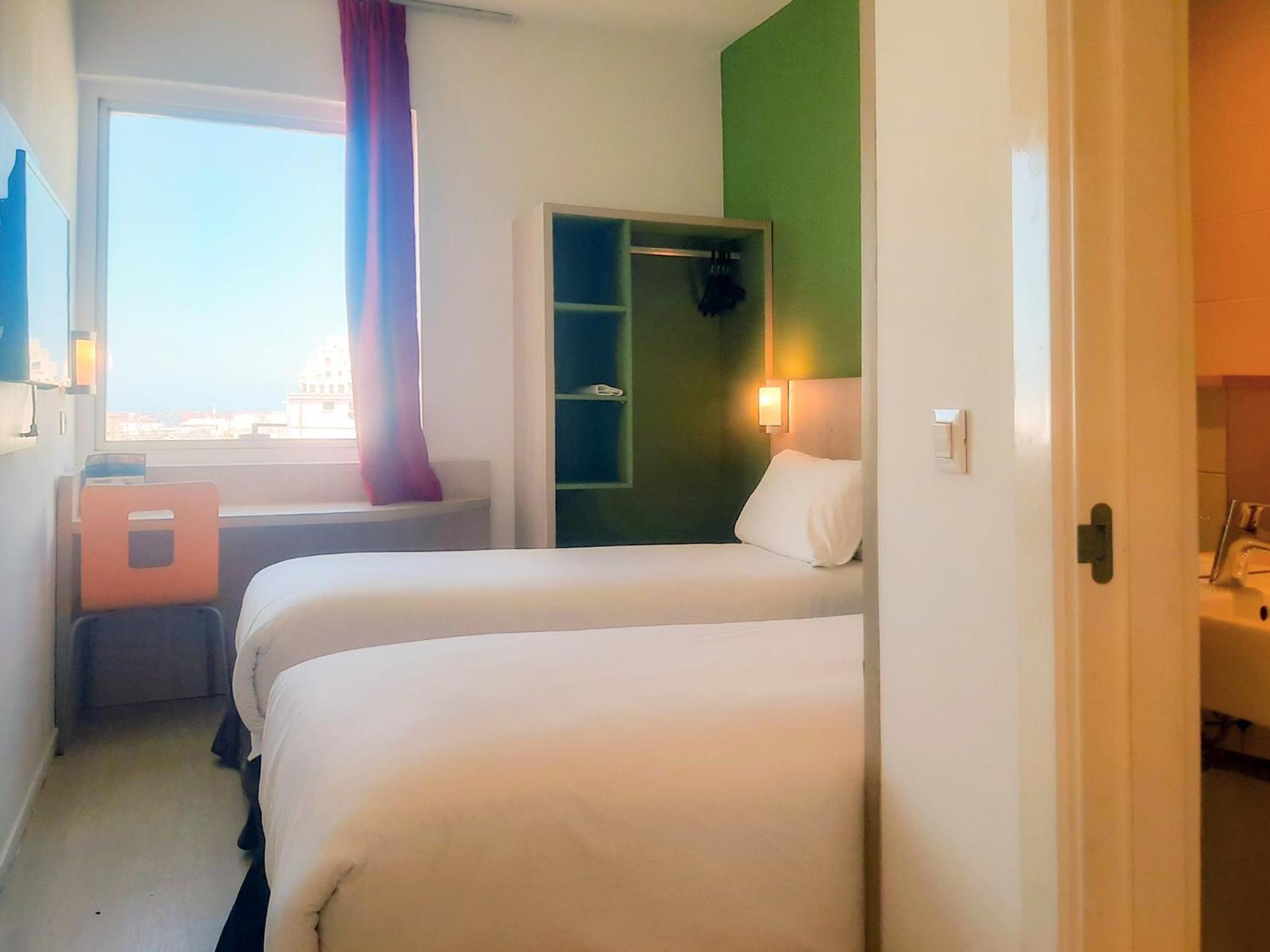 Standard Twin Room photo 3