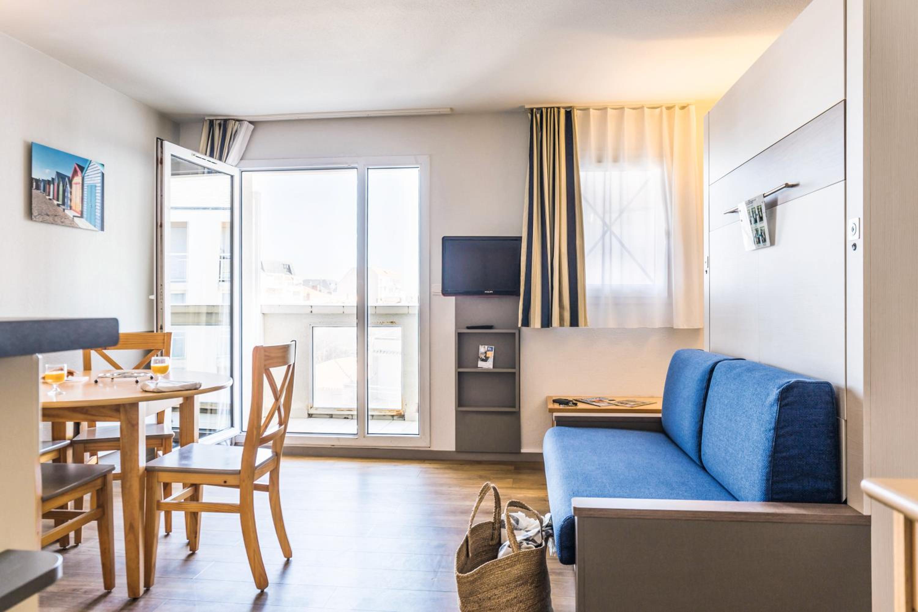 Studio with Sleeping Alcove and Balcony (4 People) photo 1