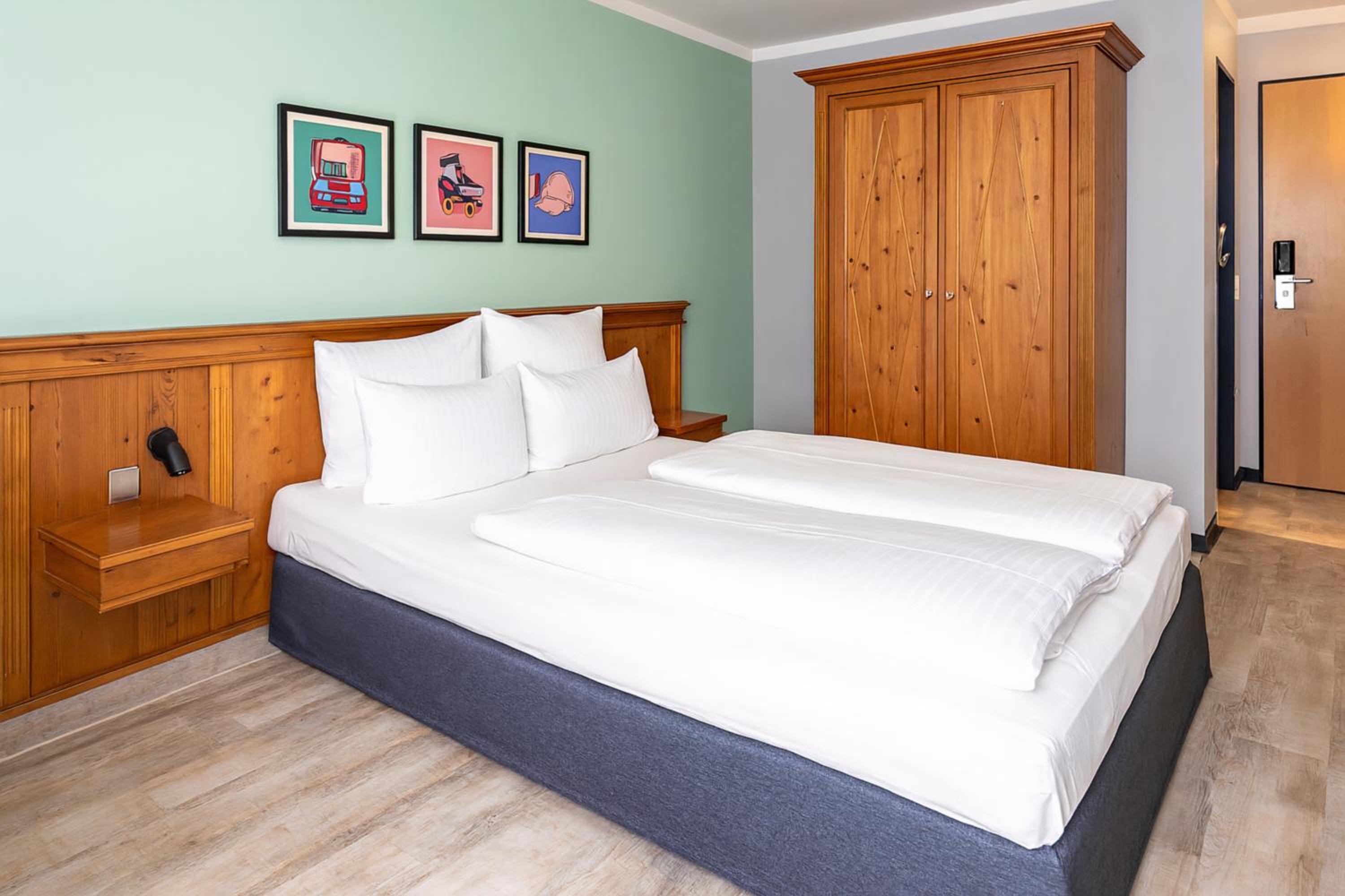 Standard Queen Room photo 3