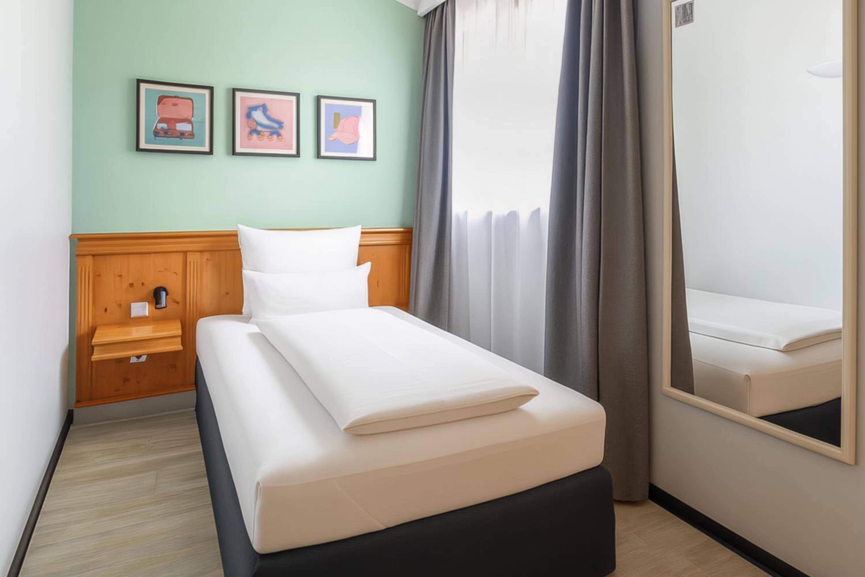 Single Room photo 3