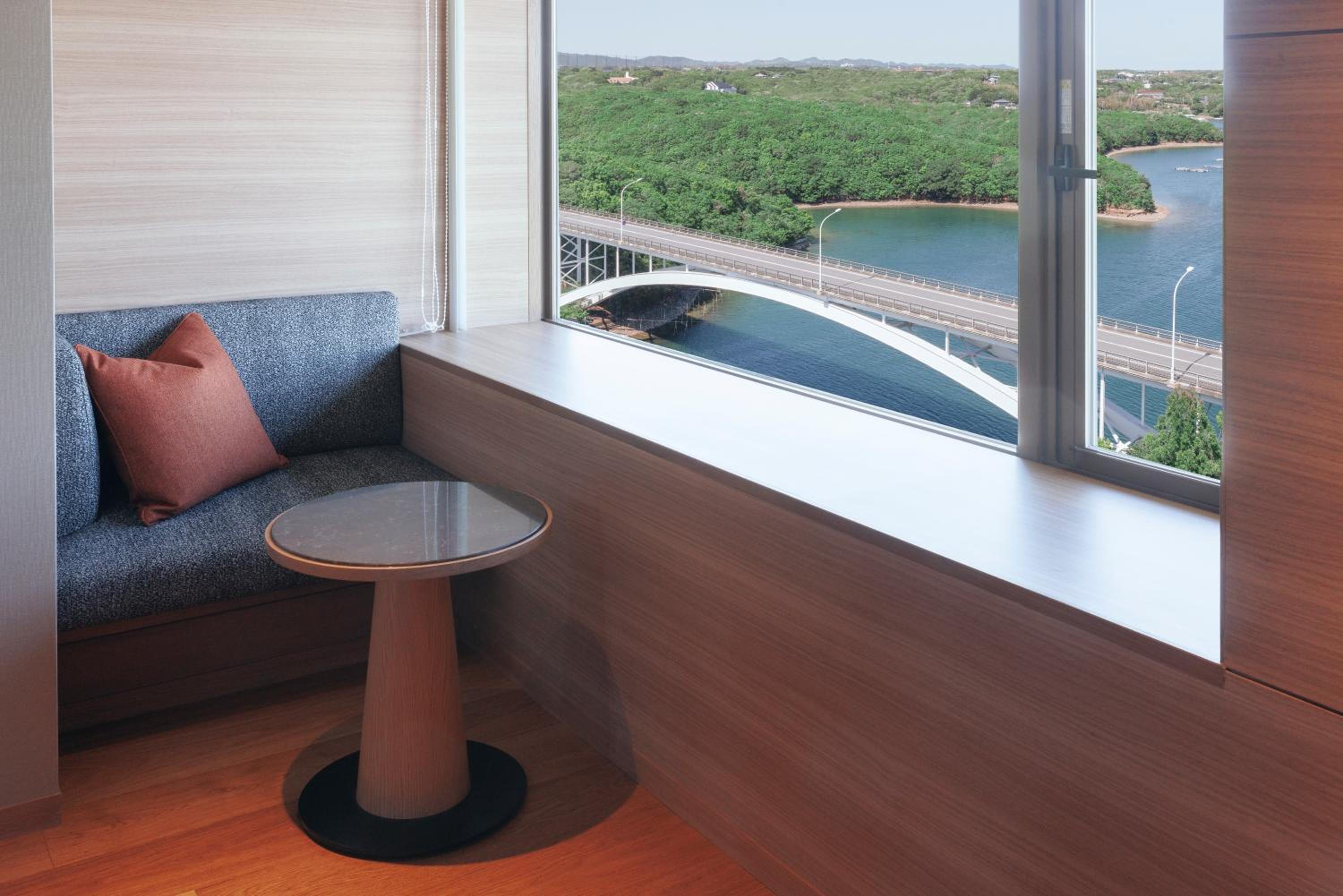 Premium Suite - Non-Smoking (Sunrise View 5th Floor)	 - Photo 2