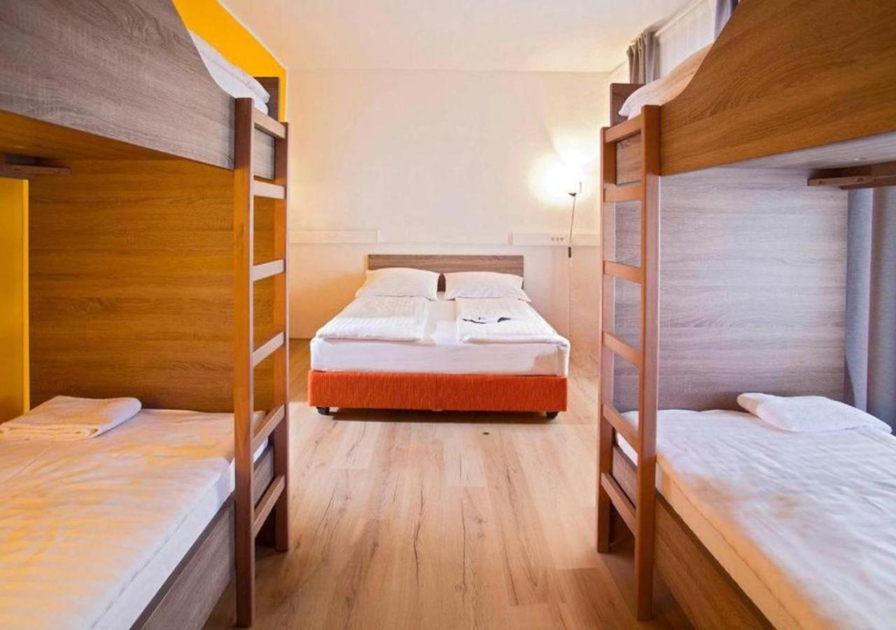 Single Bed in Mixed Dormitory Room