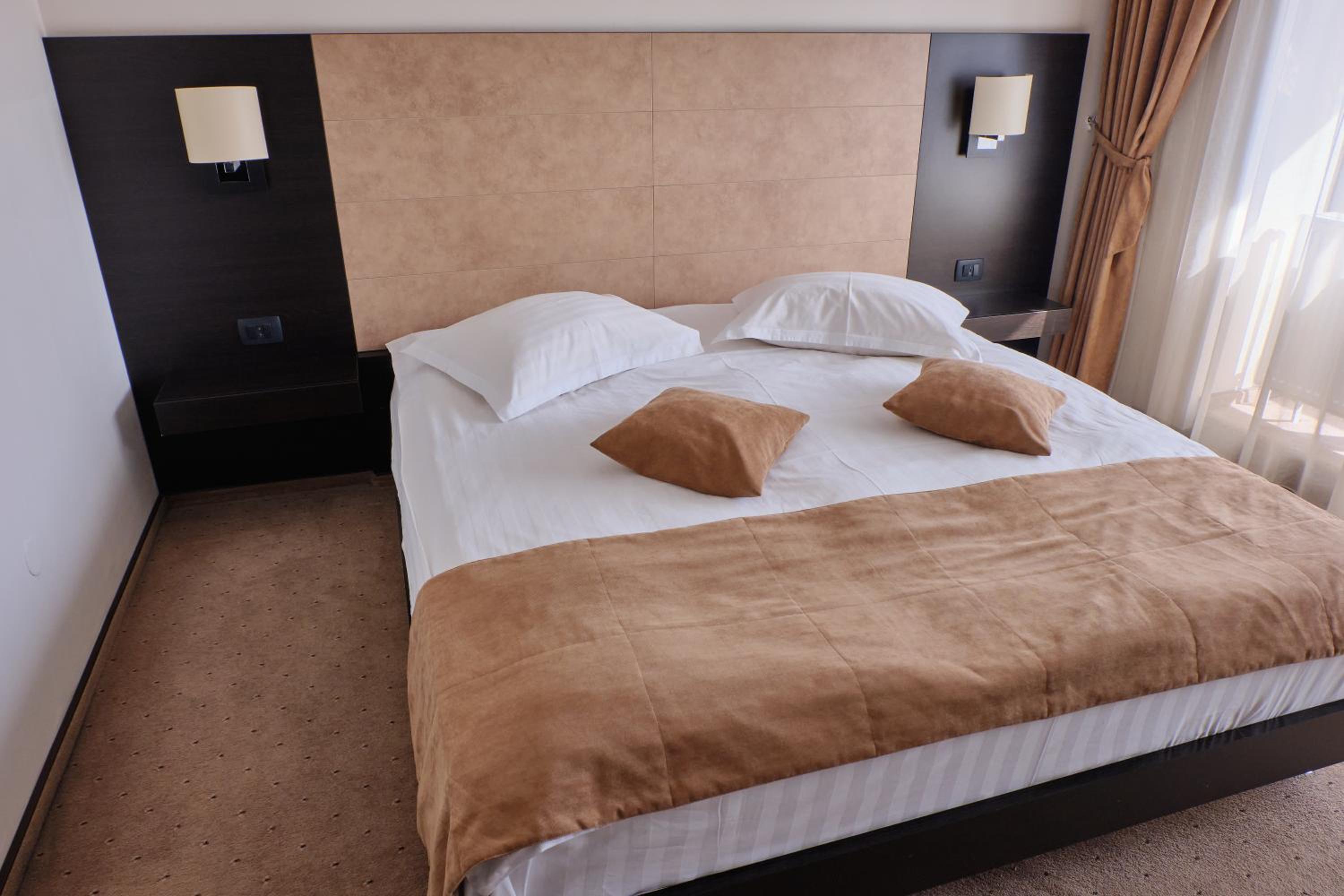 Double Room with AC photo 3