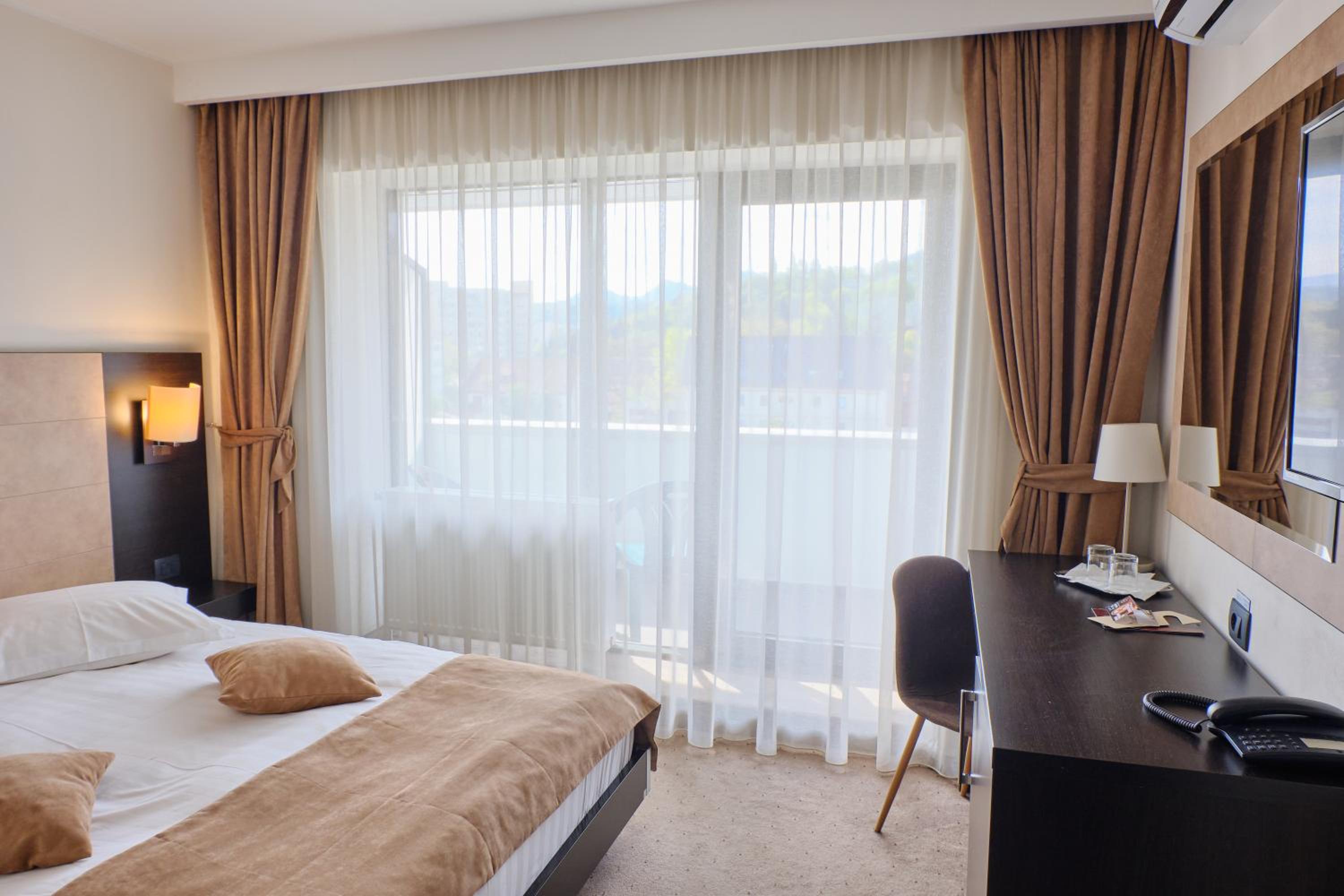 Double Room with AC photo 1