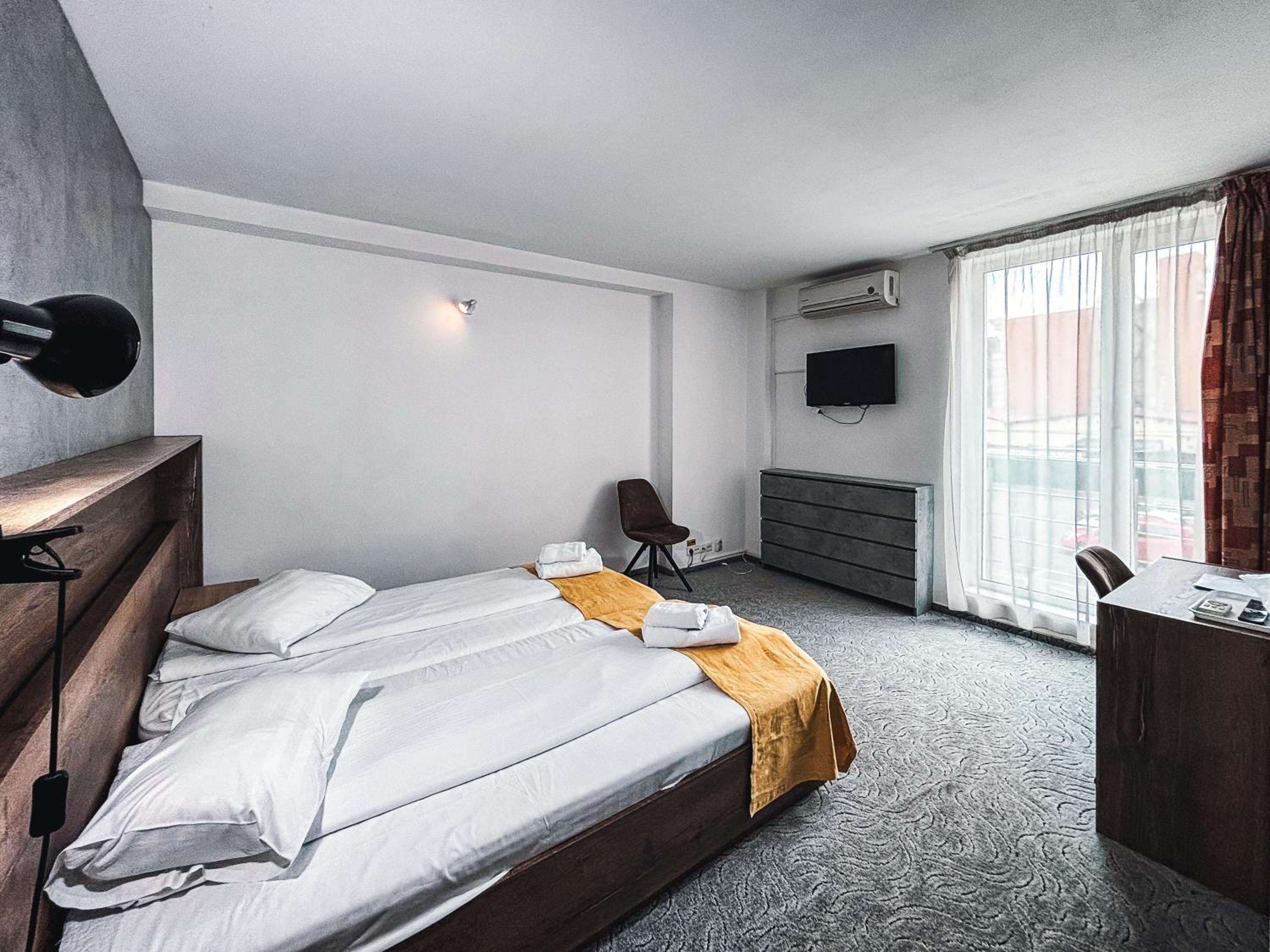 Double Or Twin Room - Photo 12