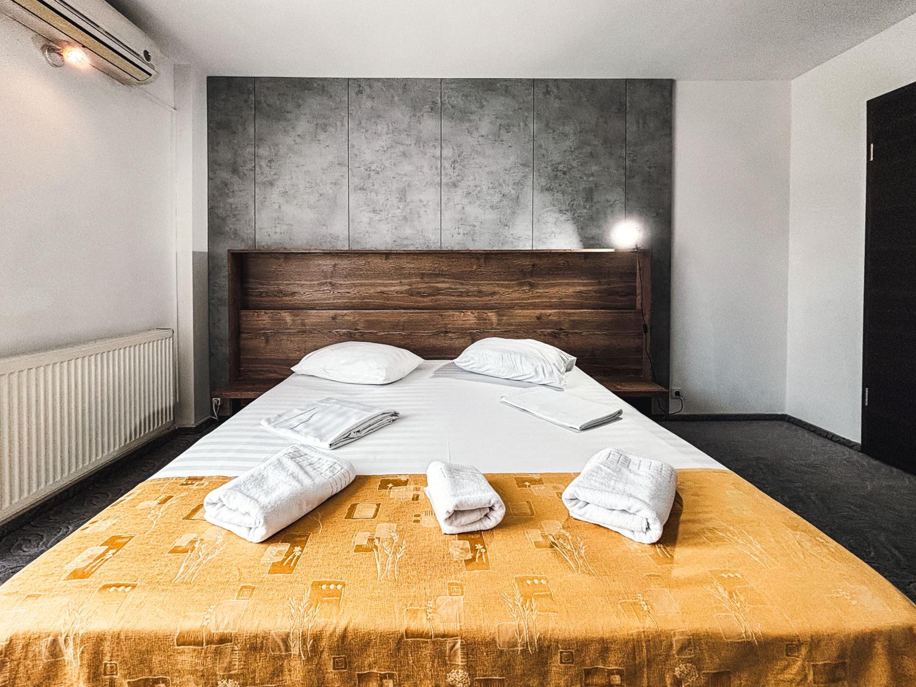 Double Or Twin Room - Photo 7
