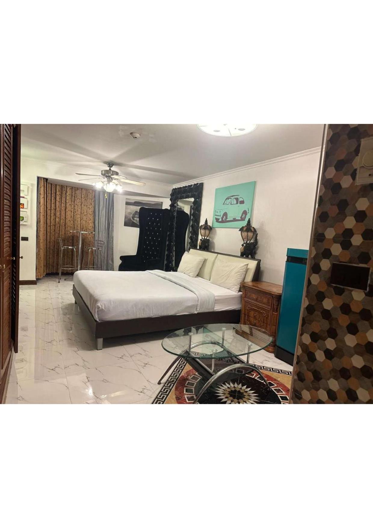Studio Apartment with One Double Bed photo 1