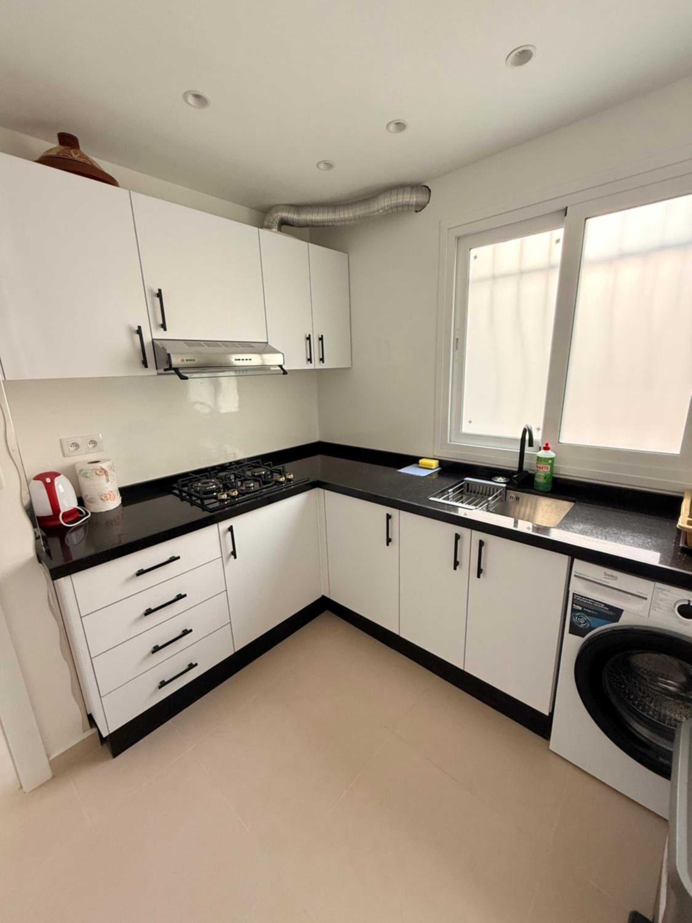 Three-Bedroom Apartment - High Floor photo 2