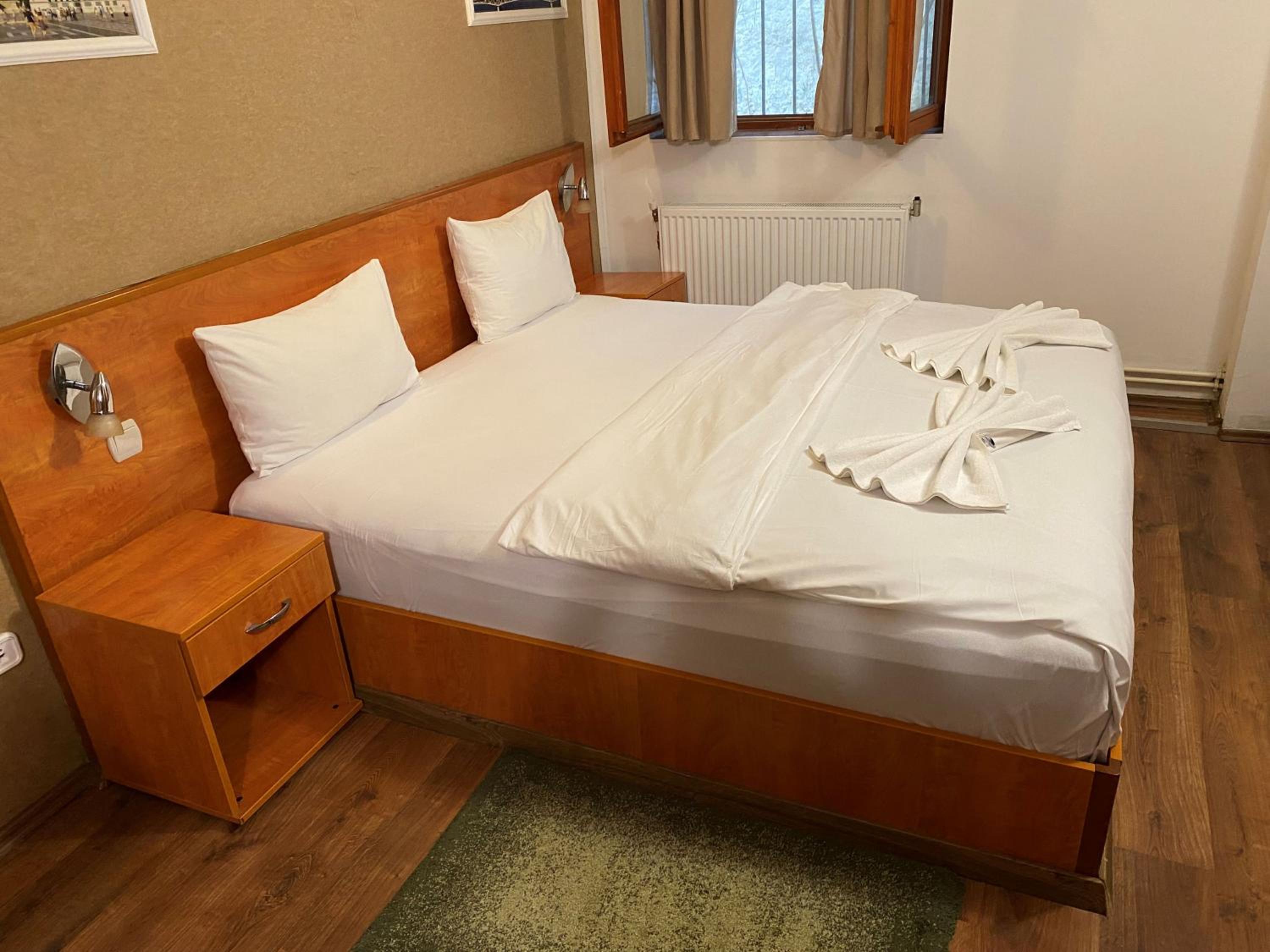 Economy Double Room - Photo 13