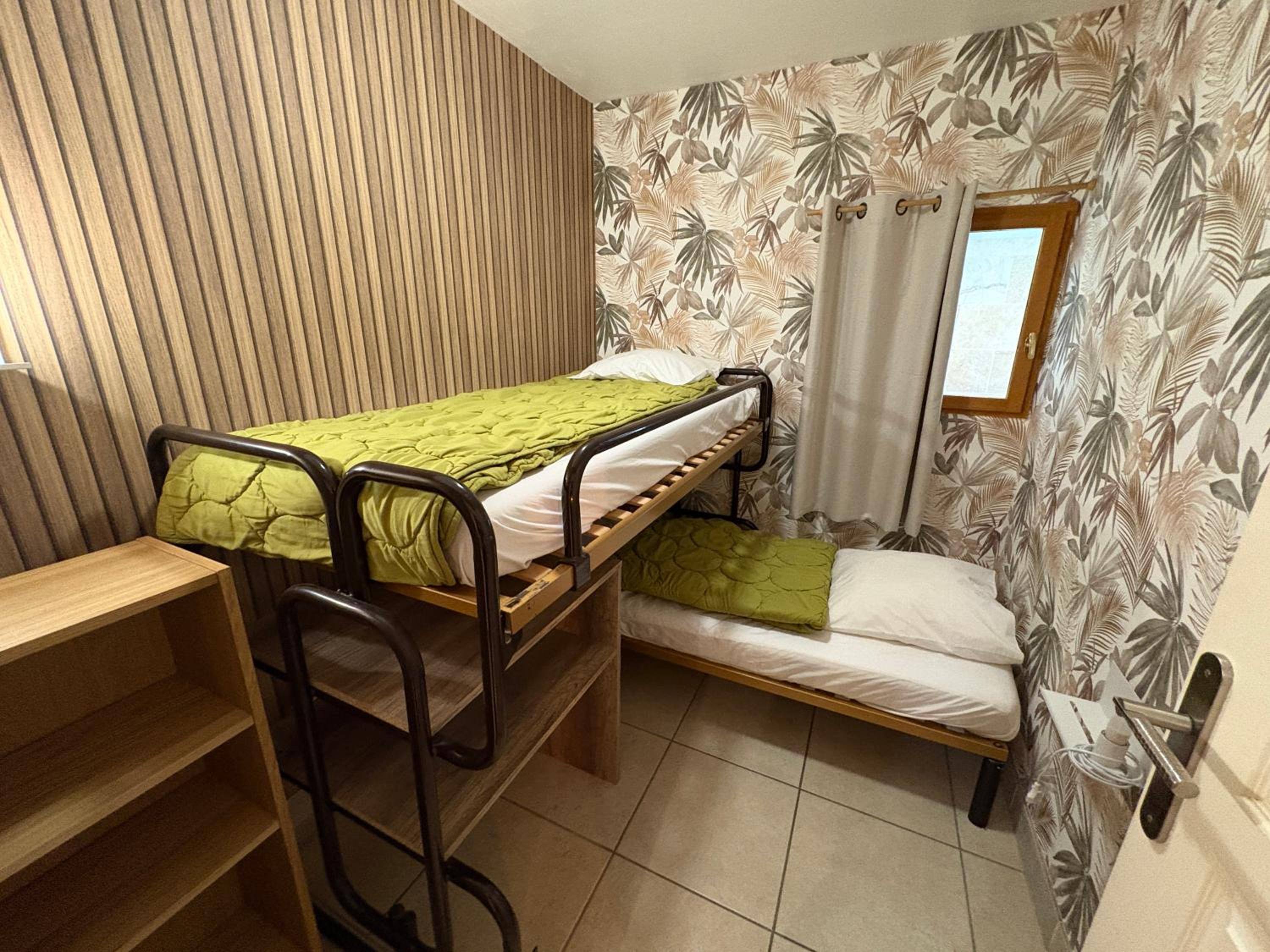 Two-Bedroom Apartment with Balcony and Terrace photo 3