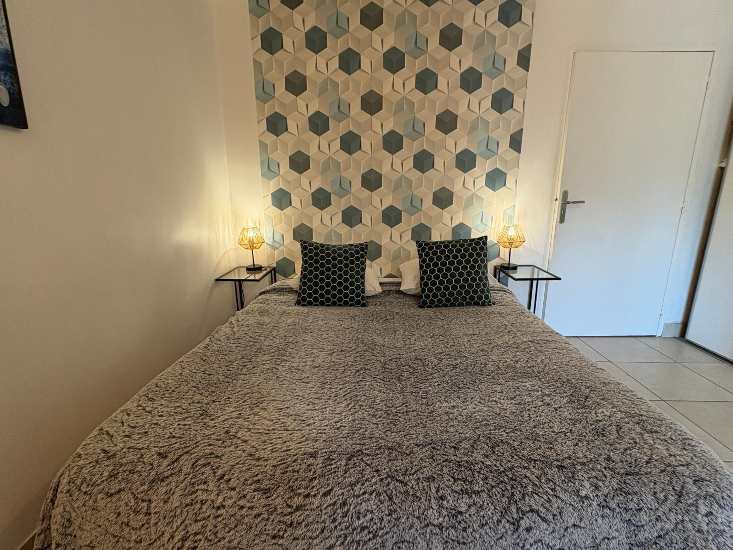 One-Bedroom Apartment with Terrace photo 3