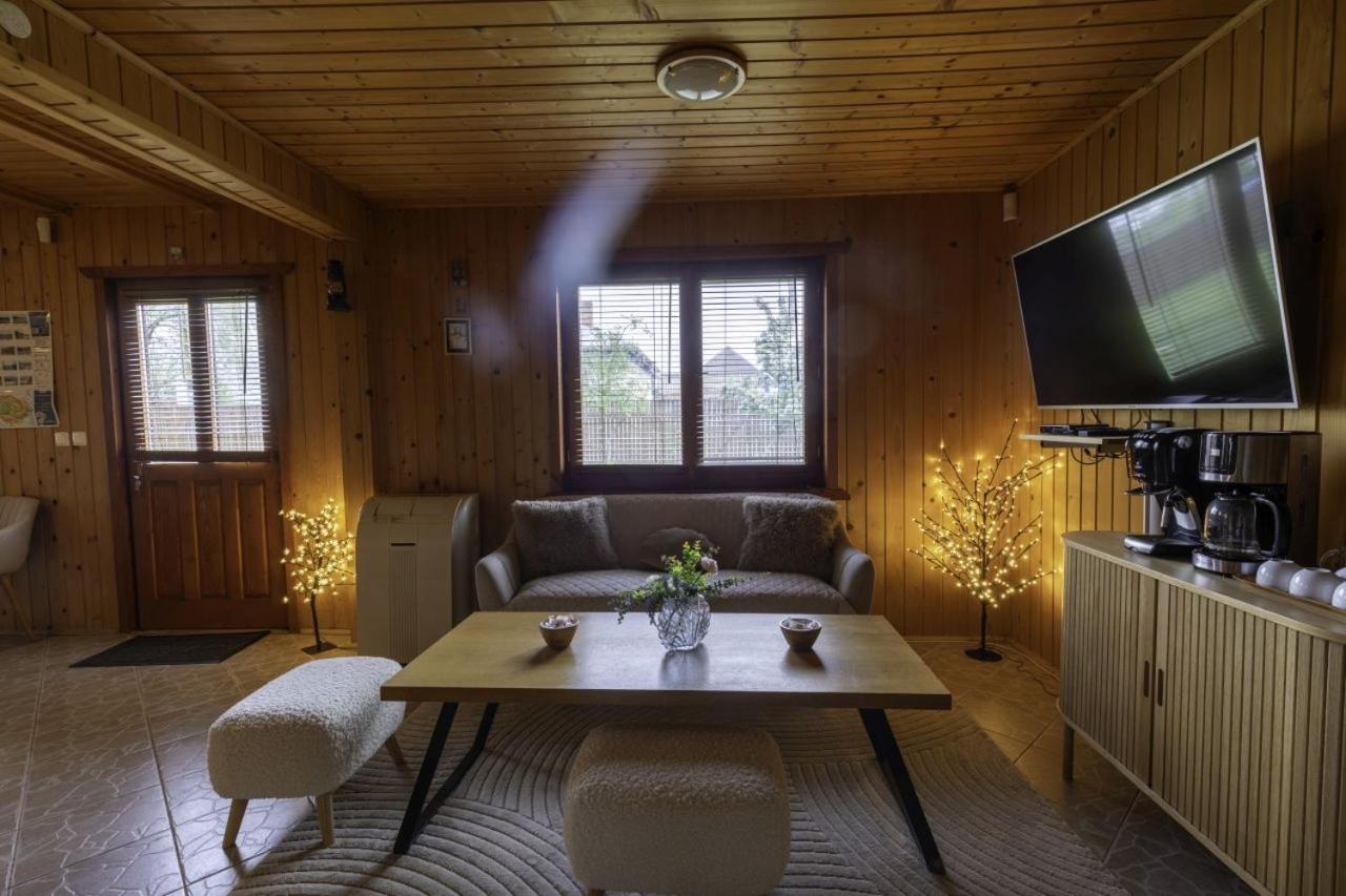 Villa - Photo 3
