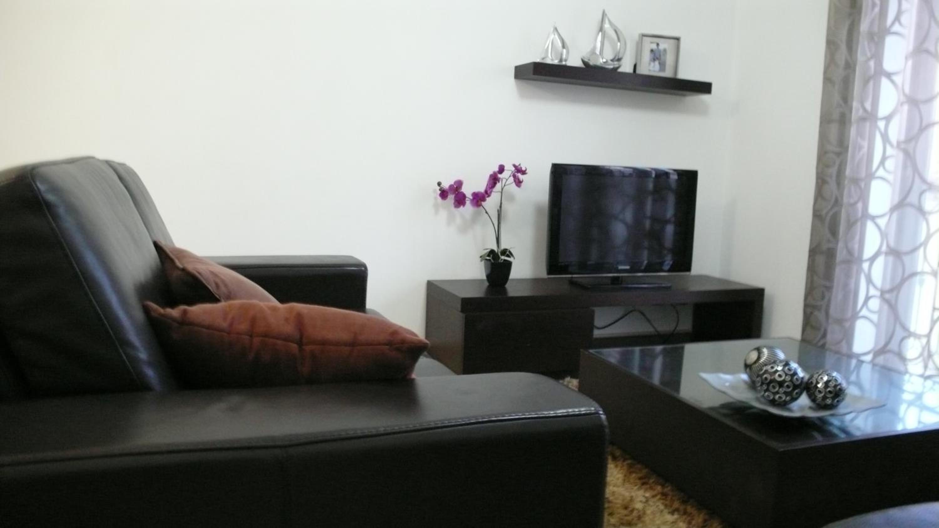 Two-Bedroom Apartment - Photo 8