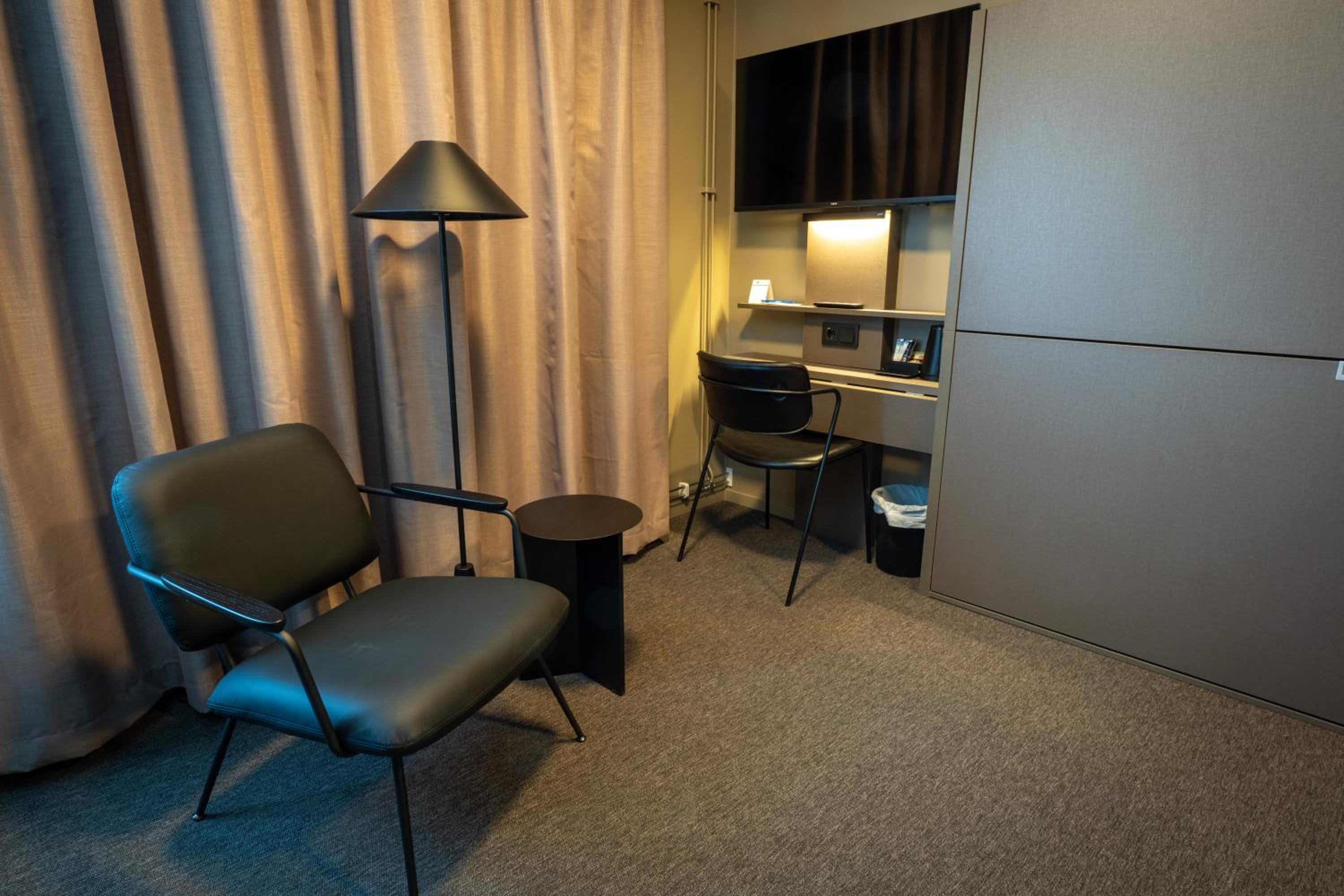 Family Double Room - Non-Smoking - Photo 9