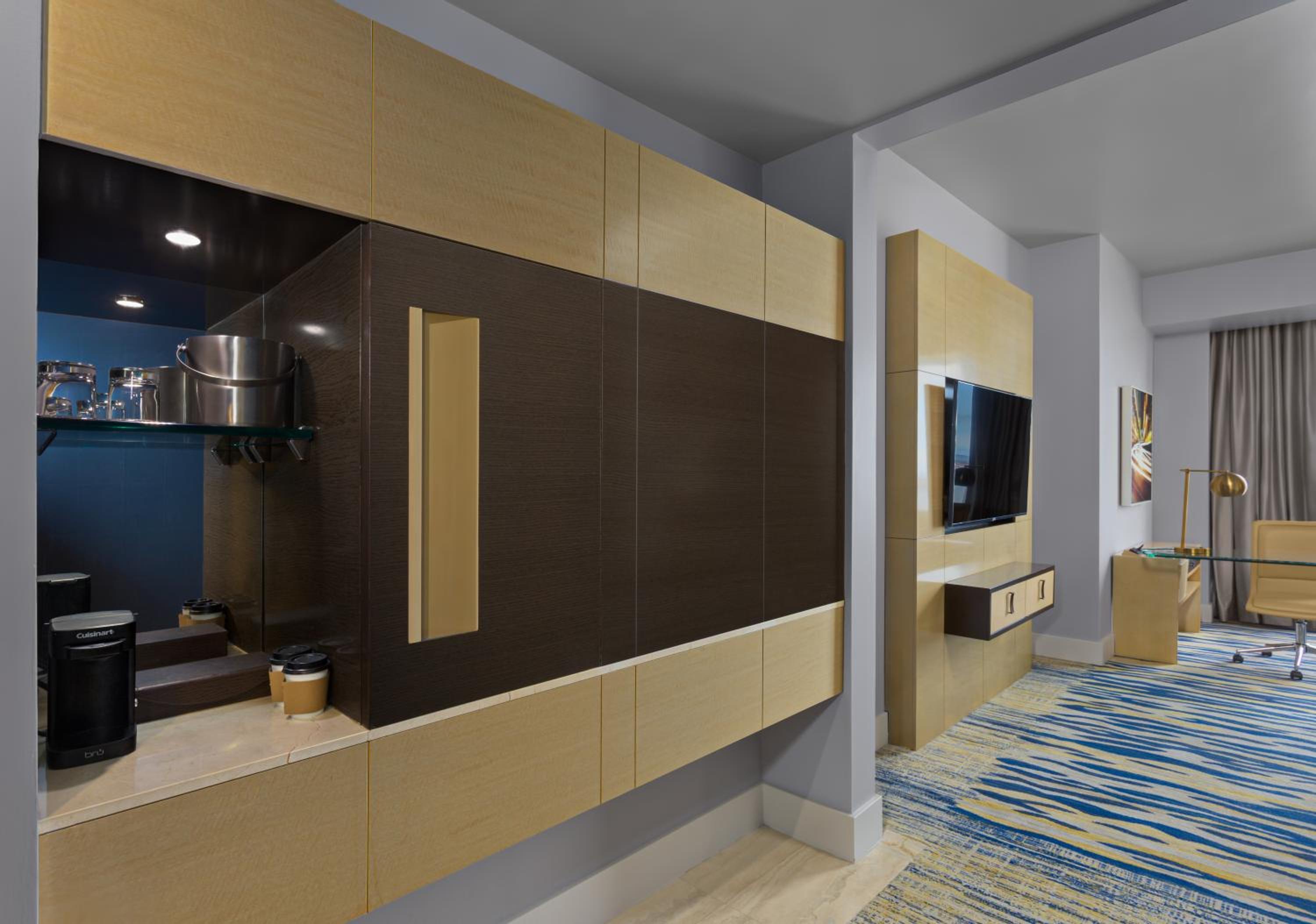 Presidential Suite thumbnail 6