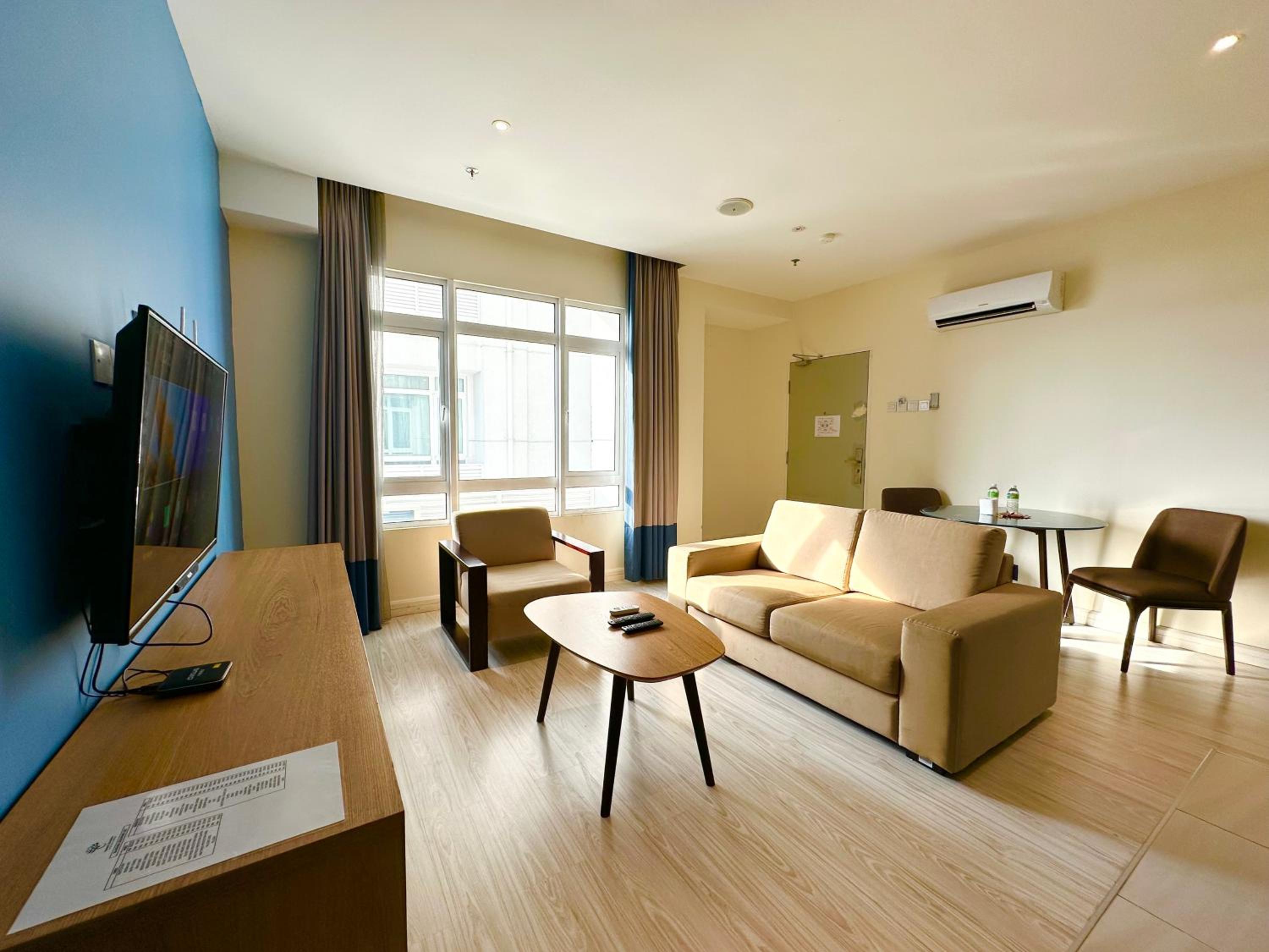 One-Bedroom Apartment with Sea View - Photo 6