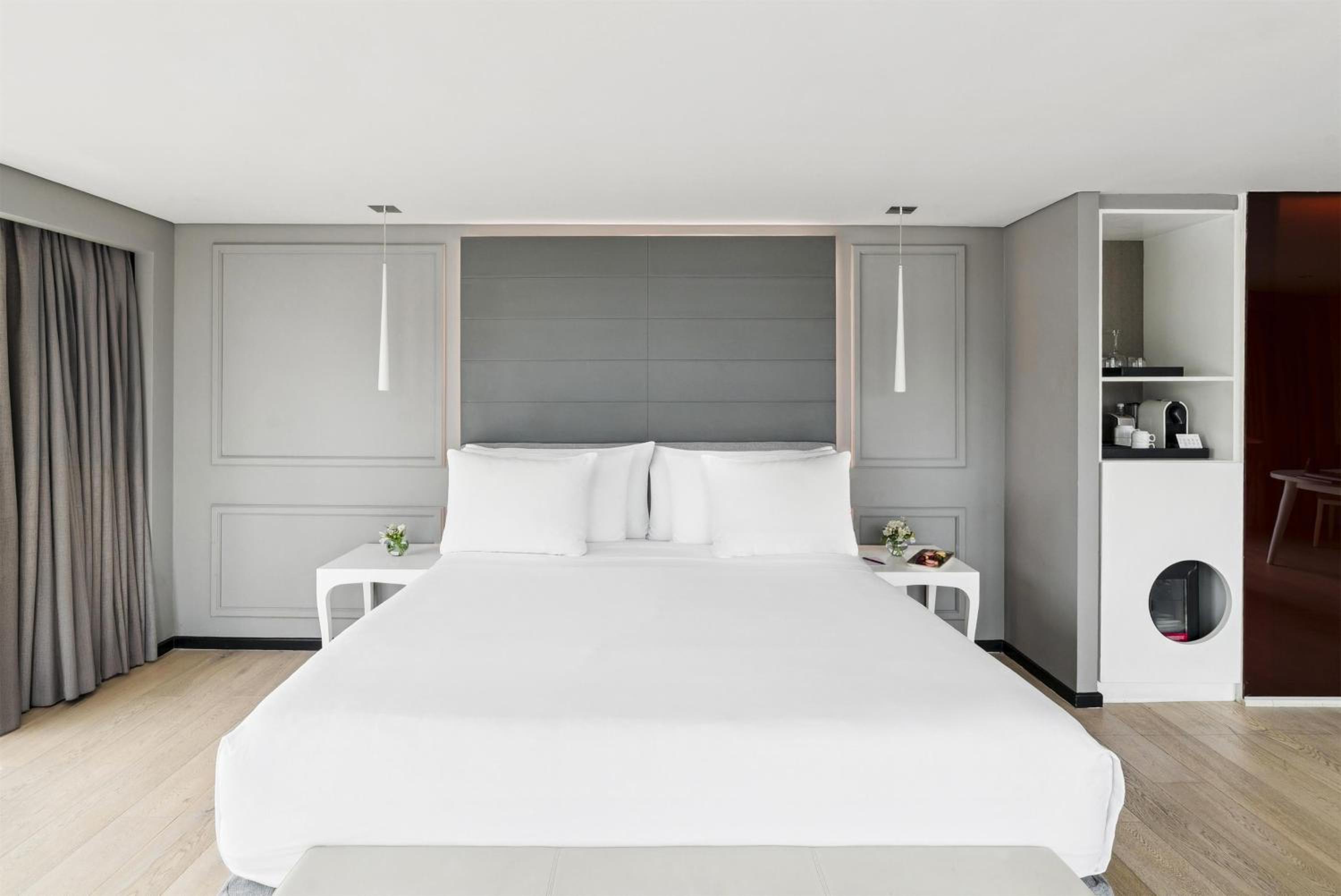 Junior Suite Corner View with Extra Bed (2 AD +  1 CH) - Photo 3