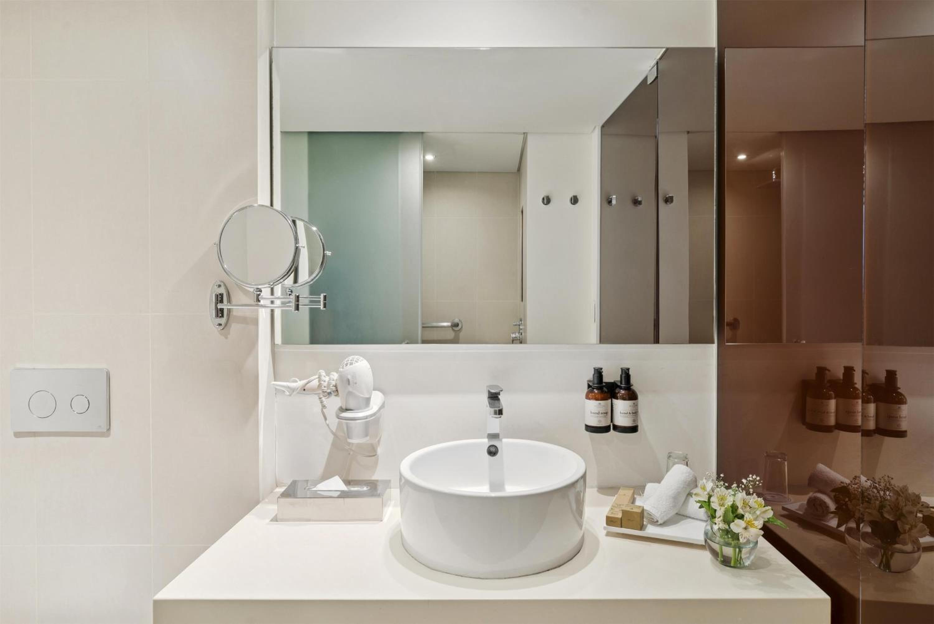 Premium Room with Terrace - 2 Double beds - Photo 3