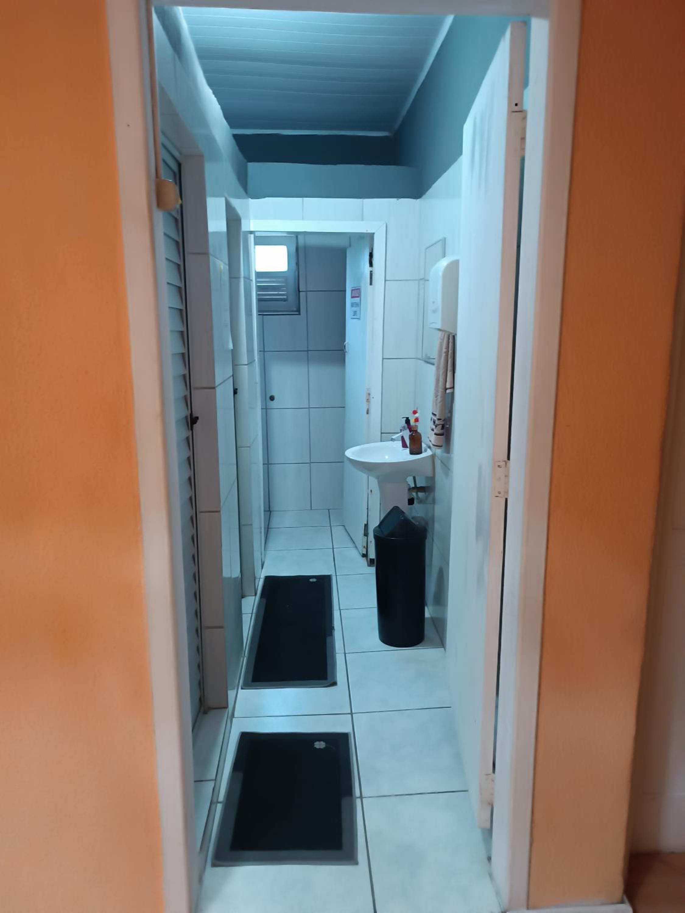 Single Room with Shared Bathroom photo 1