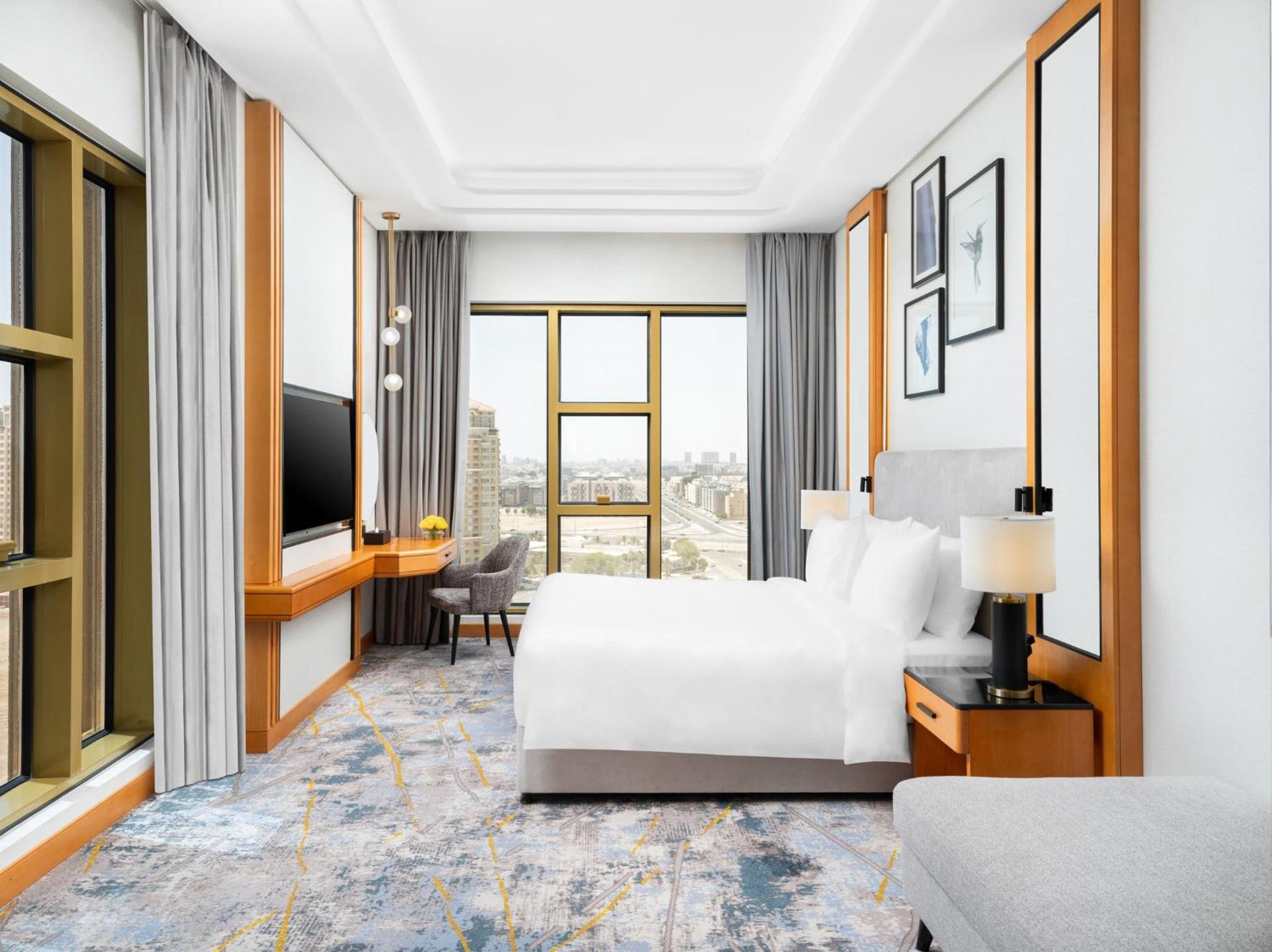 Super King Room with Kitchenette Area and Single Sofa Bed - Grand