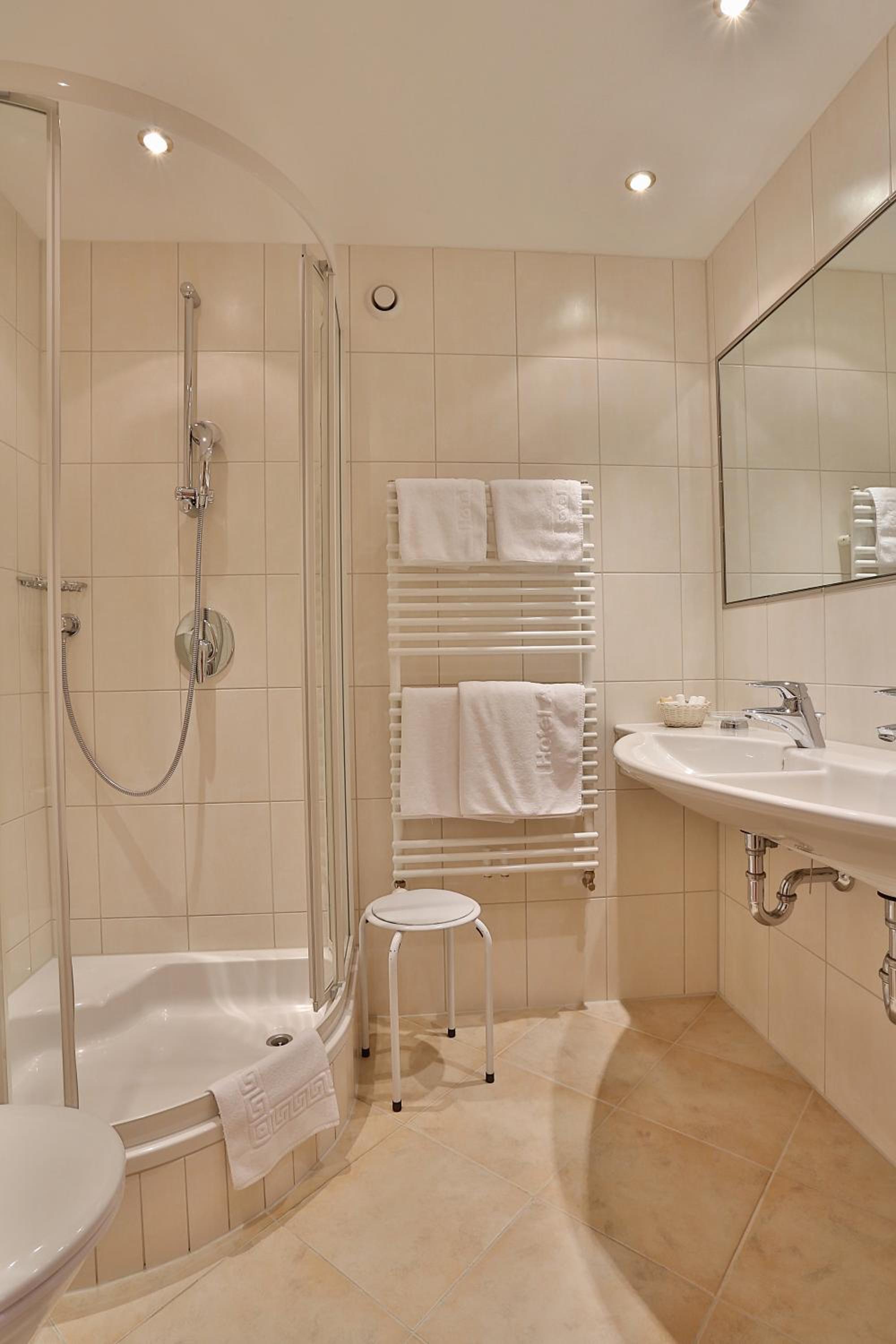 Double Room - Photo 5