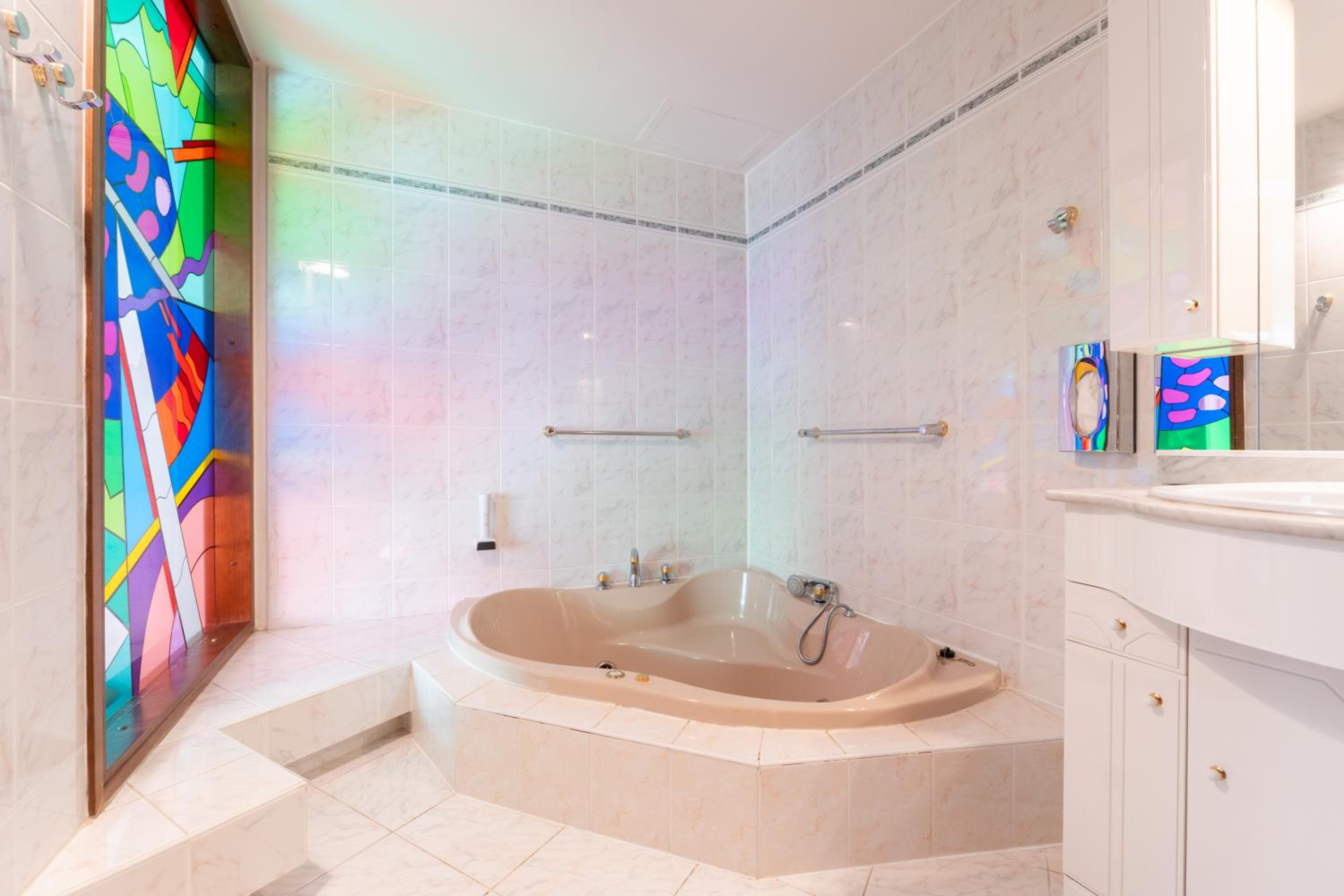 One-Bedroom Apartment - Photo 1