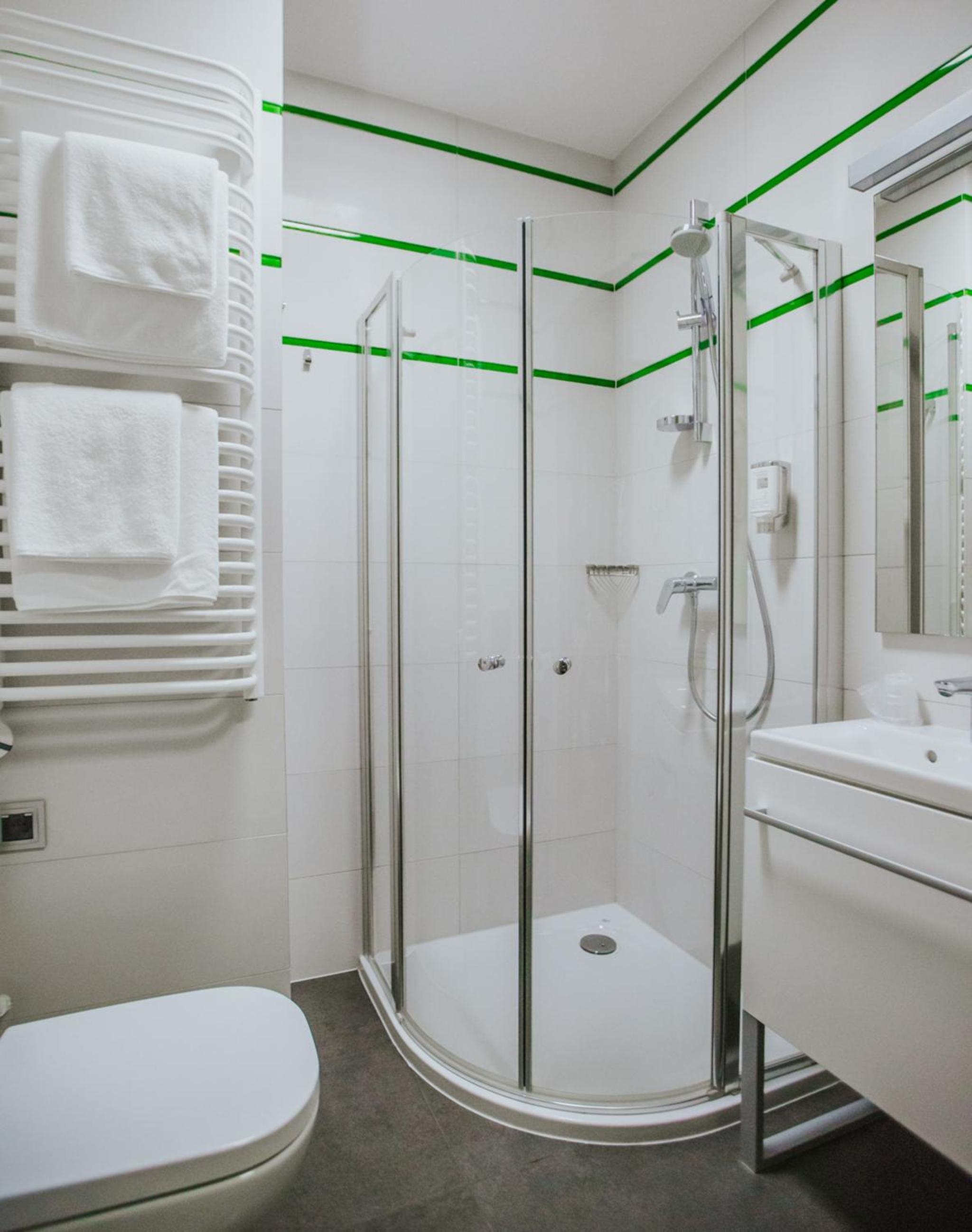 Twin Room - Photo 2