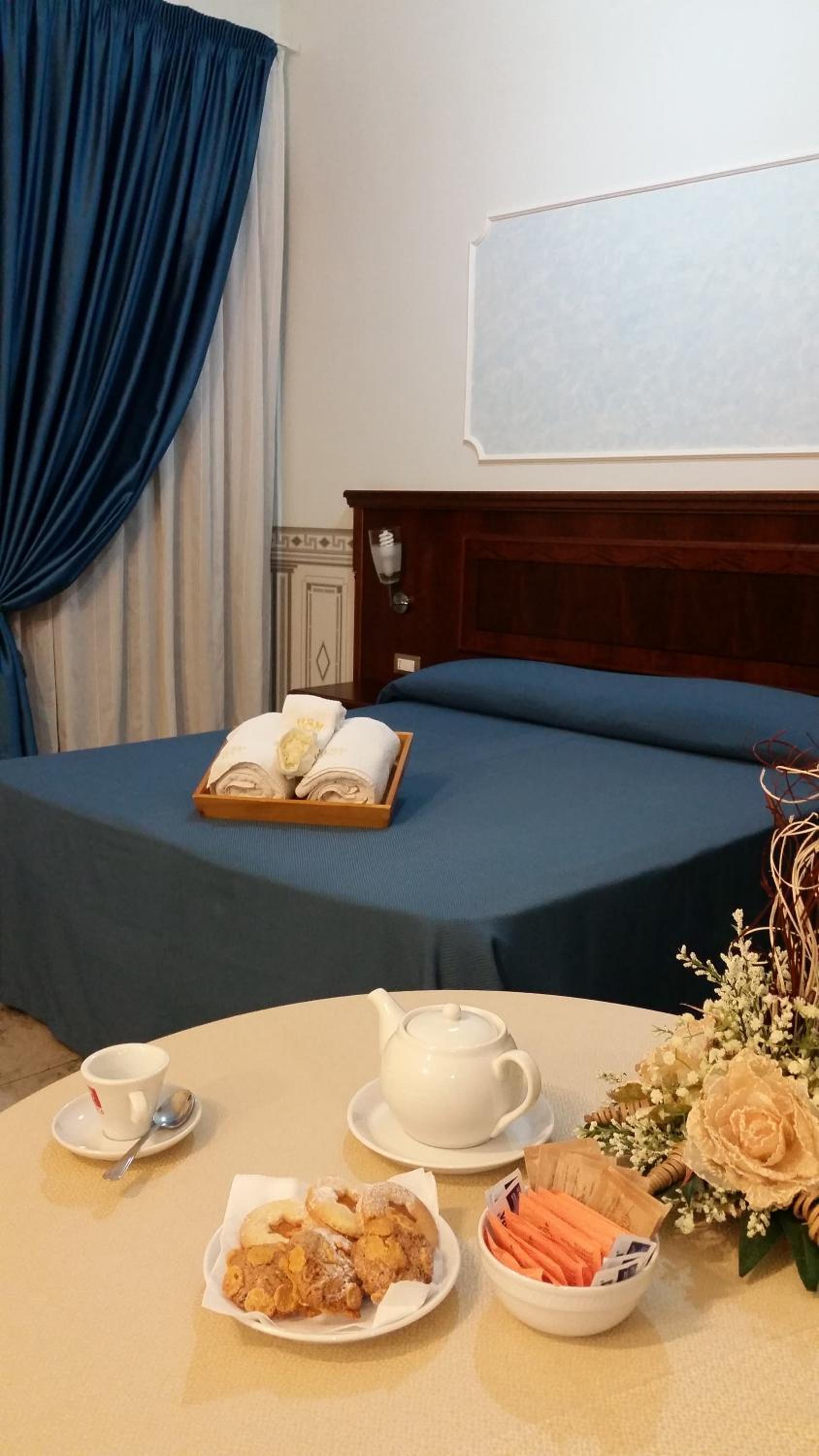 Double Room - Photo 9