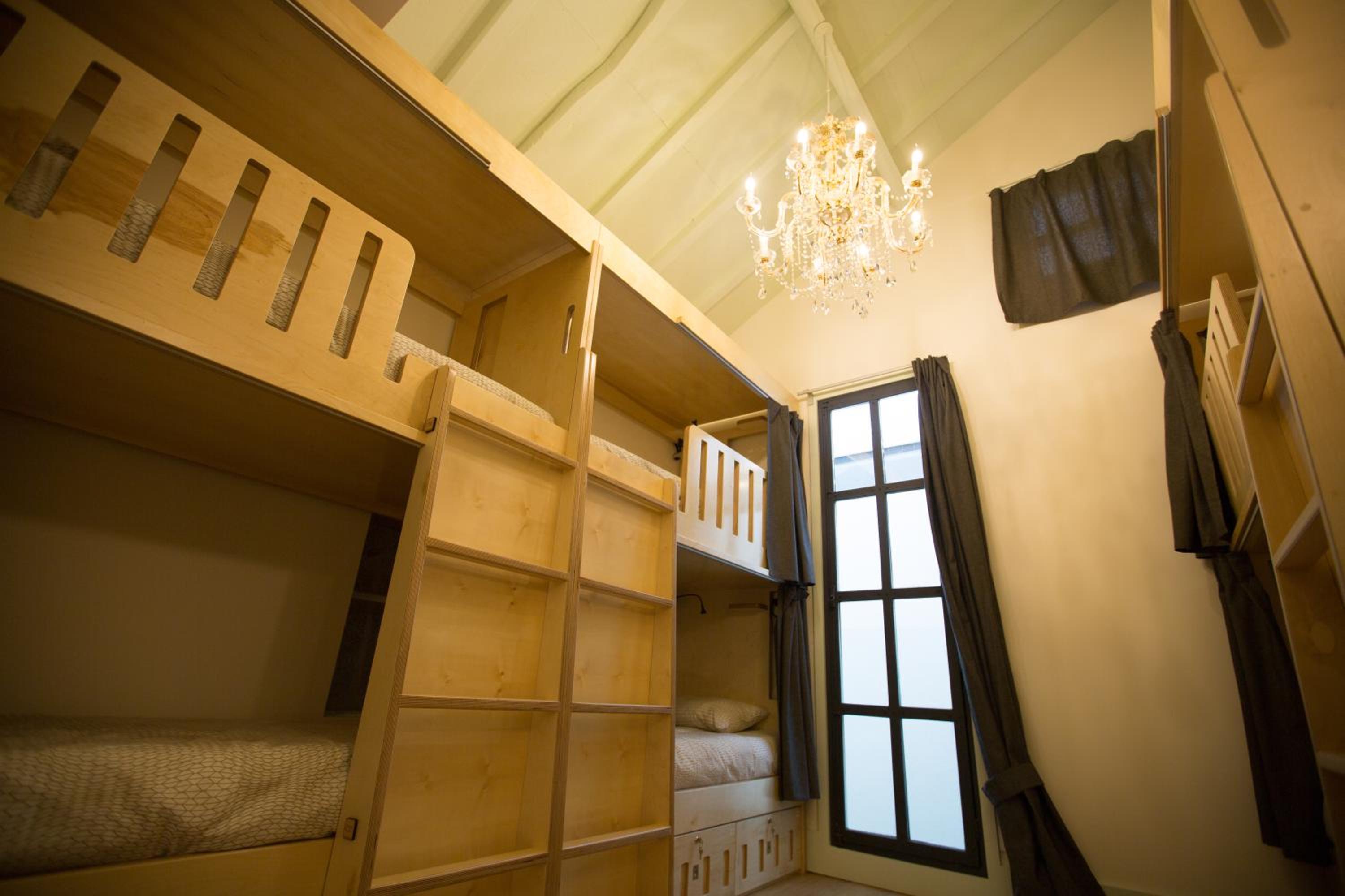 Bett in 4-Bett-Männer-Schlafsaal-Zimmer