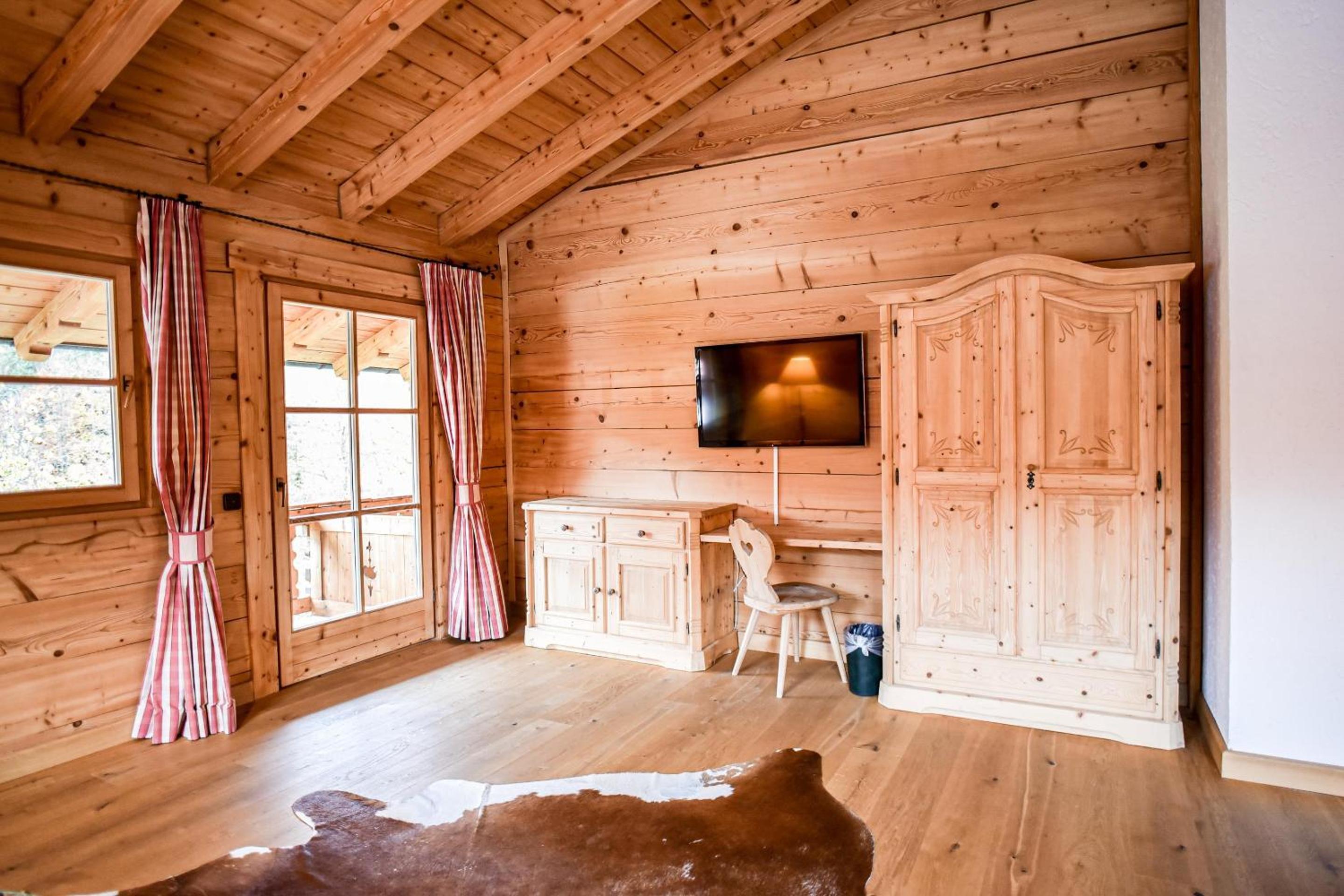 Junior Double Suite with Sofa Bed, Balcony and Mountain View - Photo 1