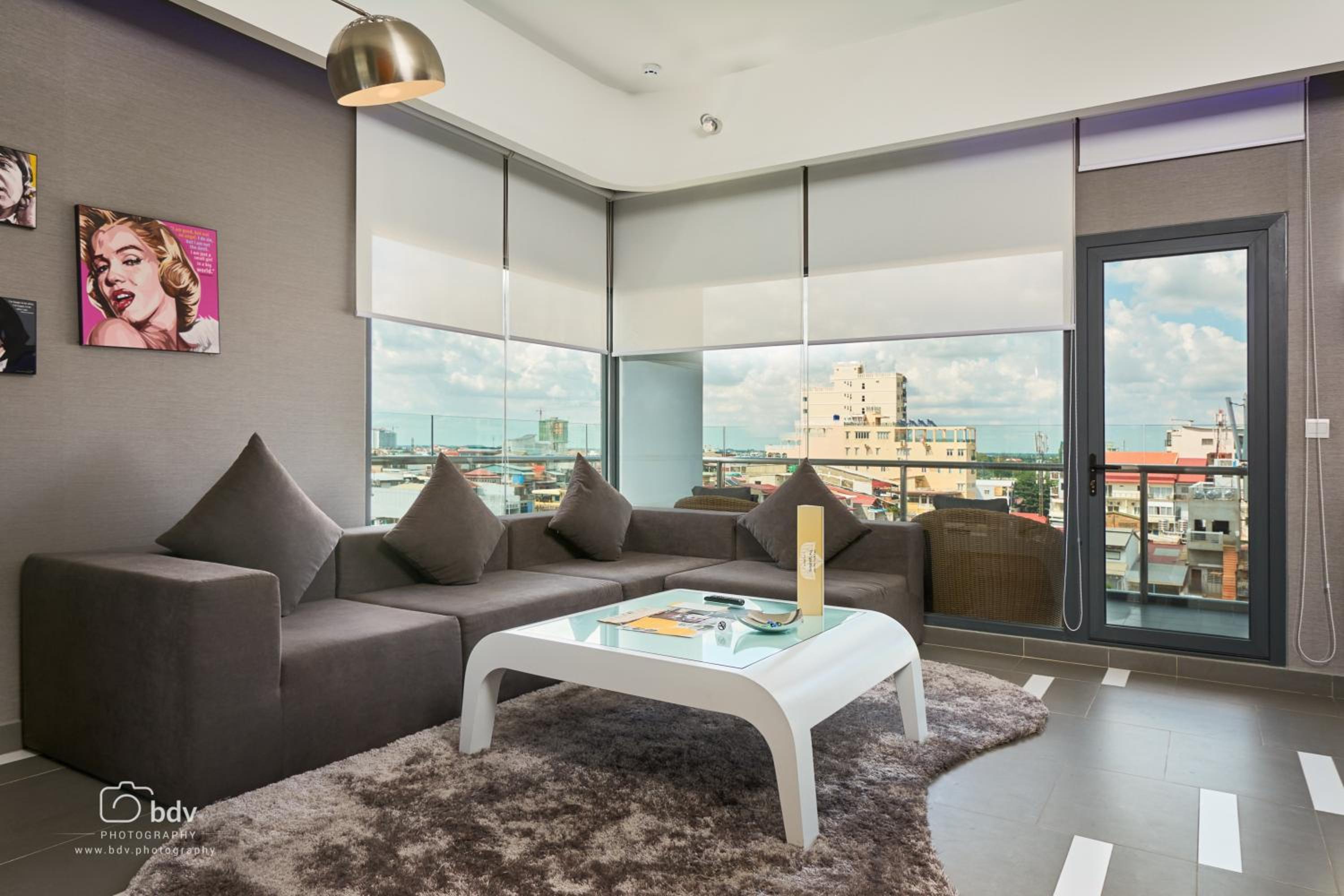 Suite King Bed with Balcony photo 2