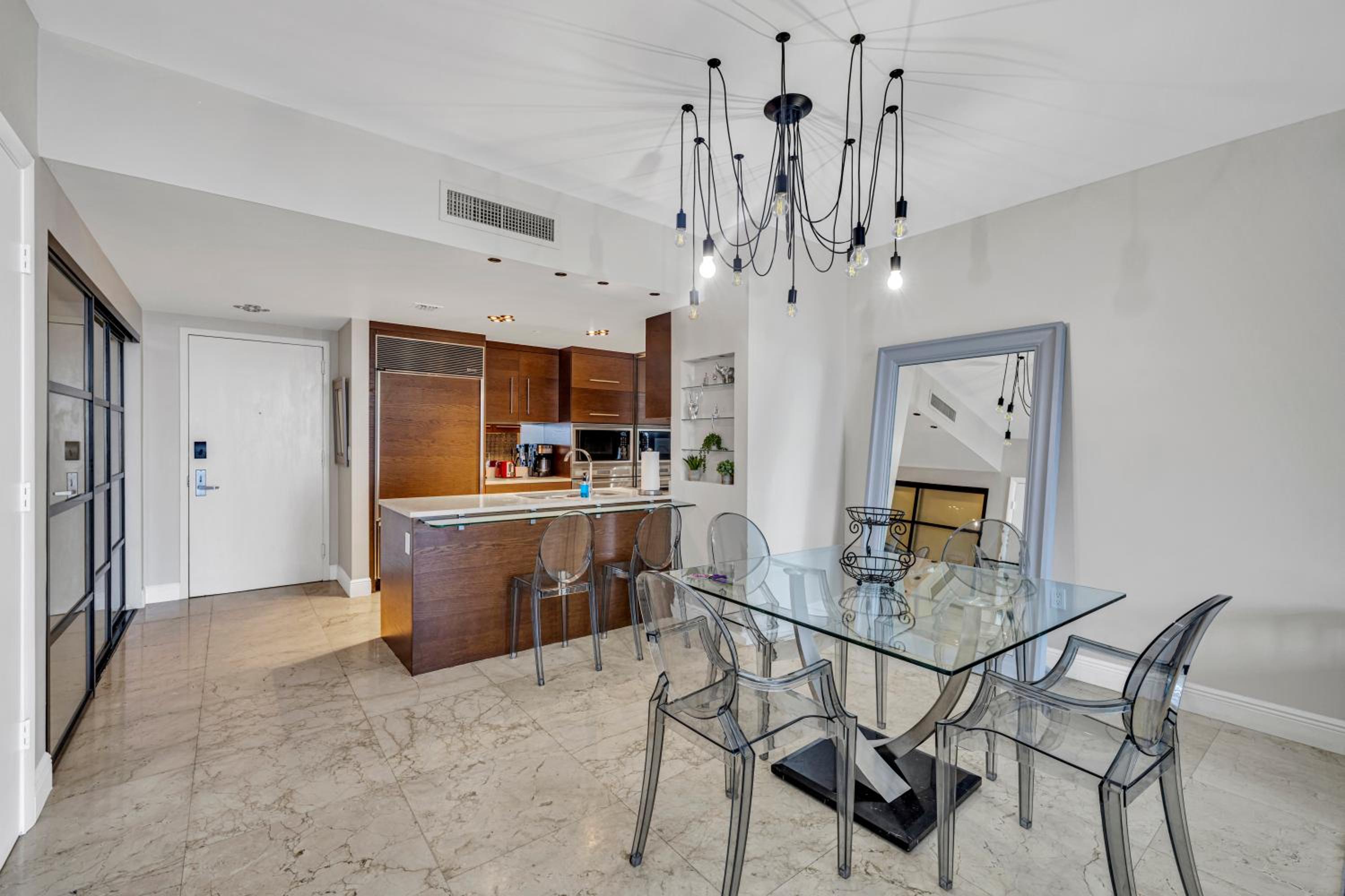 Two-Bedroom Apartment with Balcony and Sea View photo 1