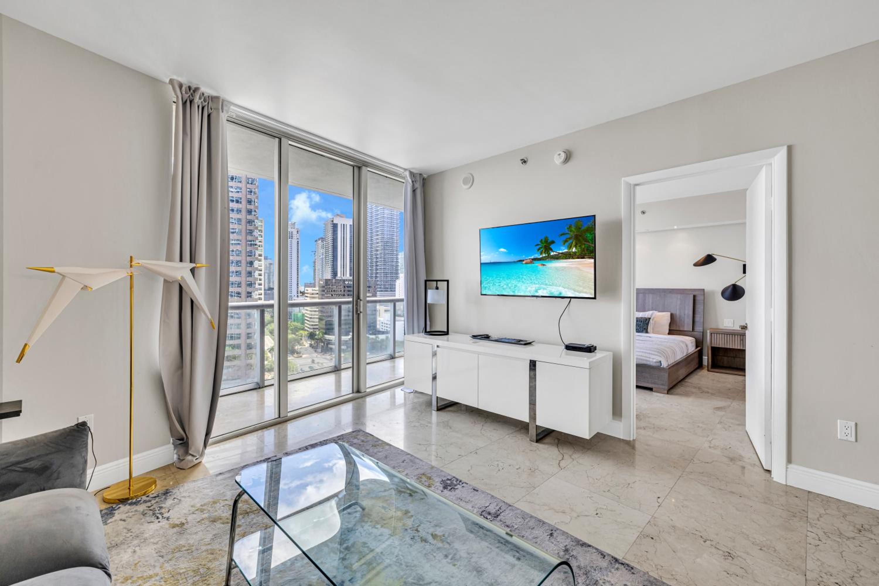 Two-Bedroom Apartment with Balcony and Sea View photo 3