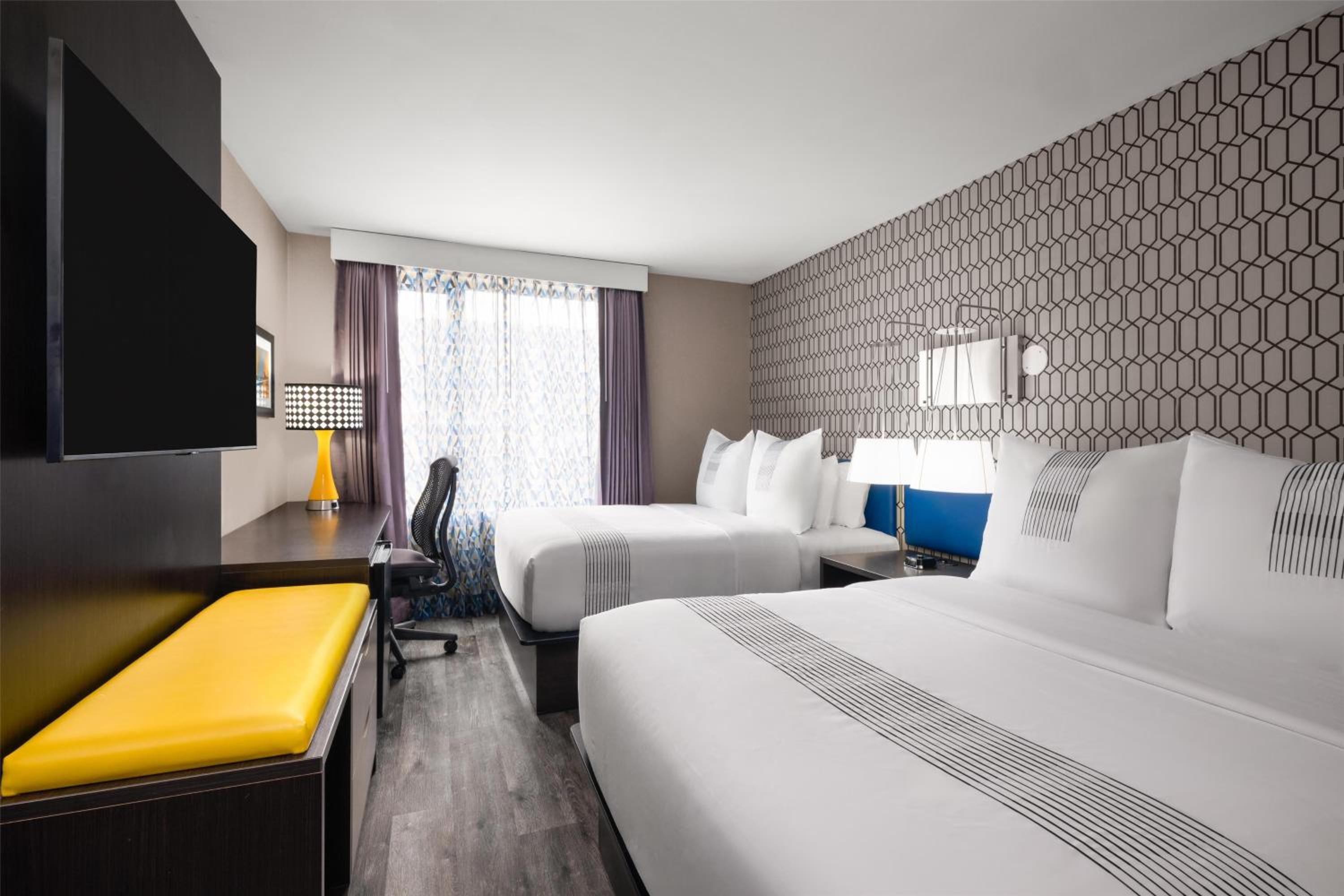 Queen Room with Two Queen Beds - Non-Smoking photo 1