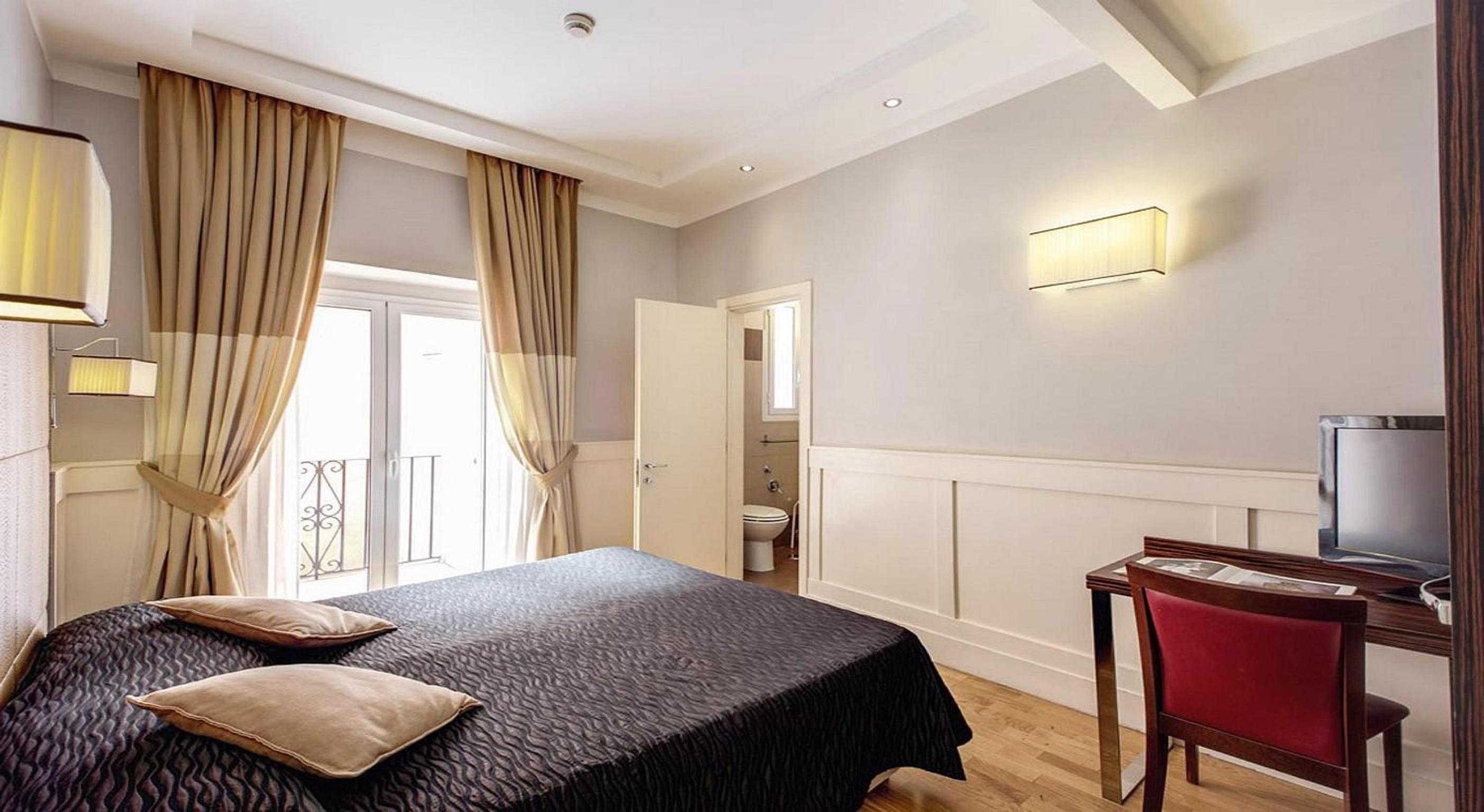 Standard Double Room photo 2