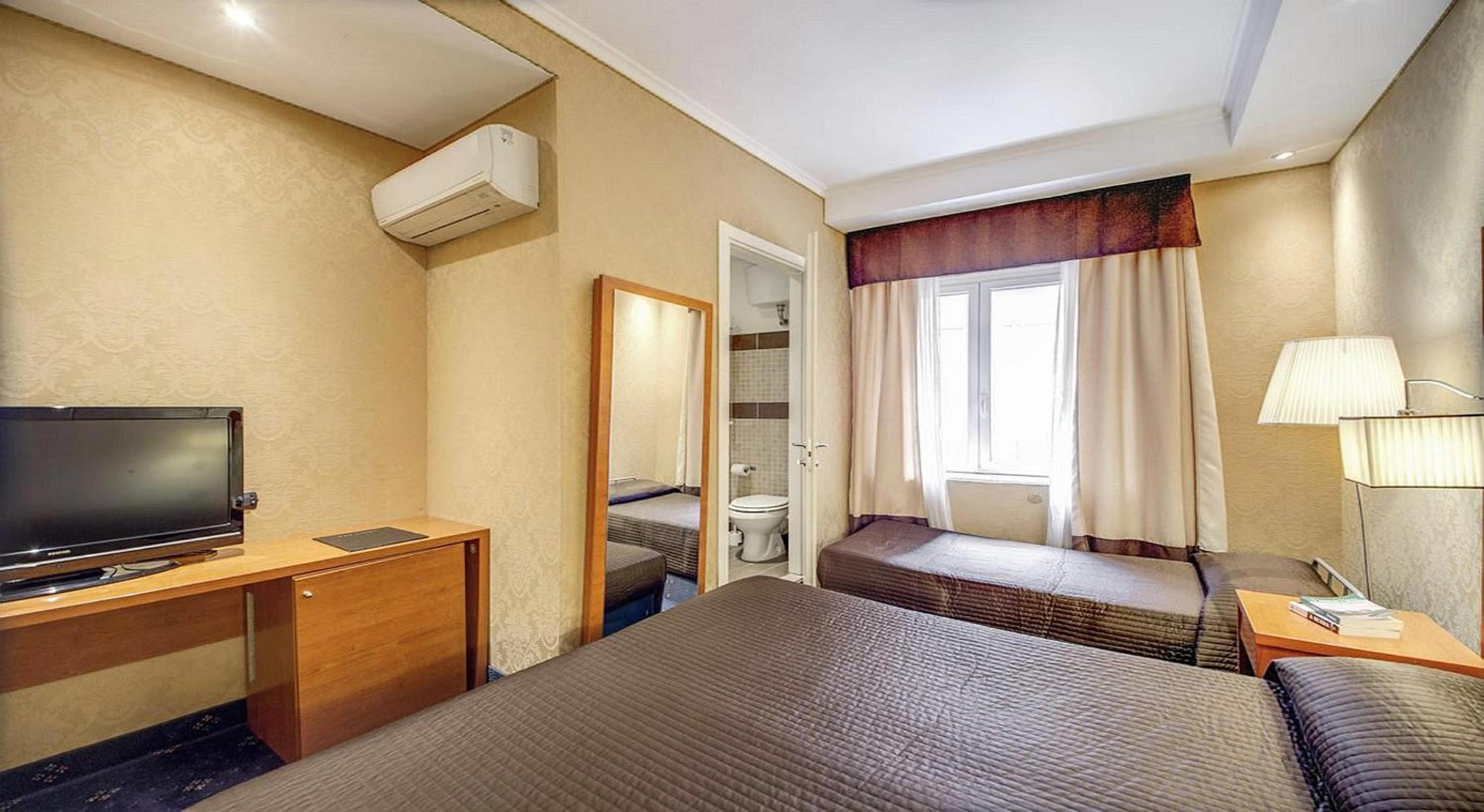 Standard Triple Room photo 3
