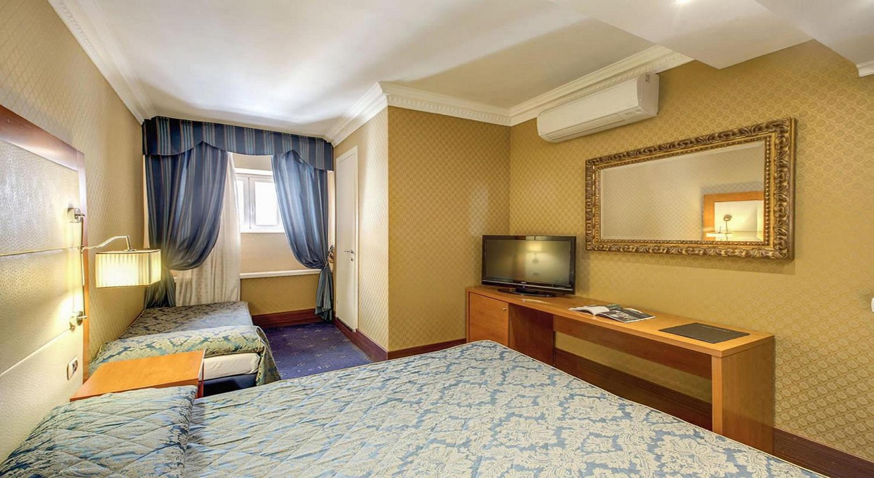 Standard Twin Room photo 3