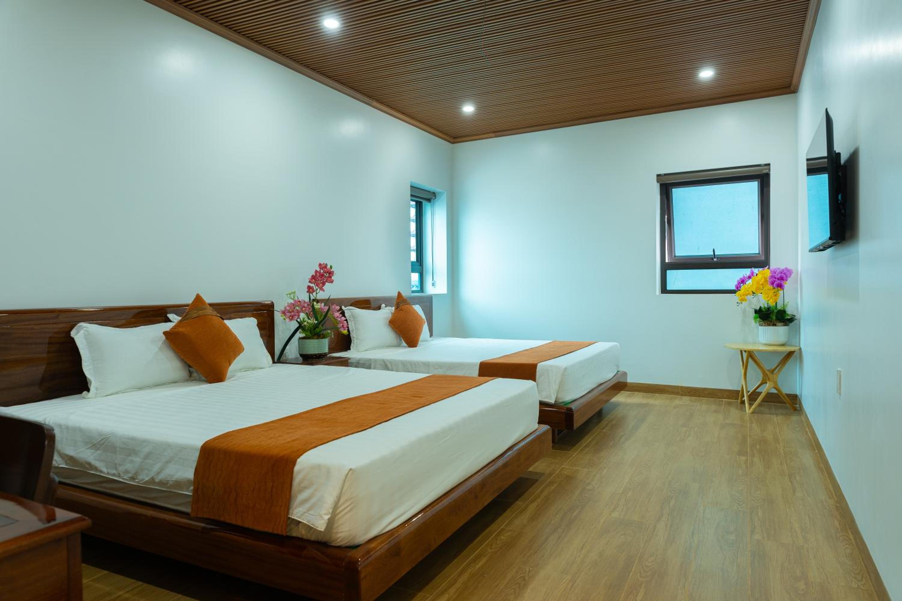 King Room with Two King Beds photo 2