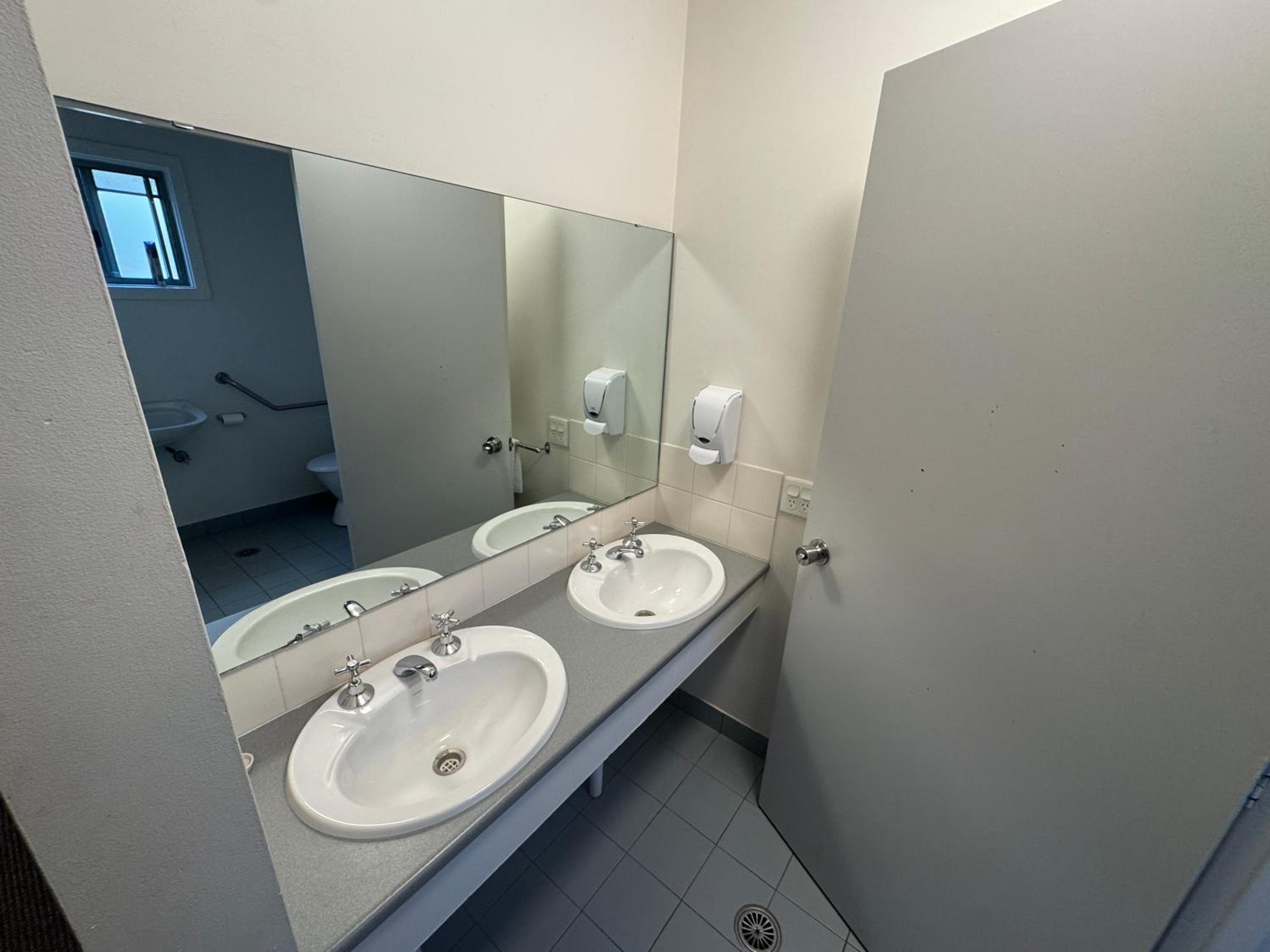 Mixed Dormitory Room photo 1