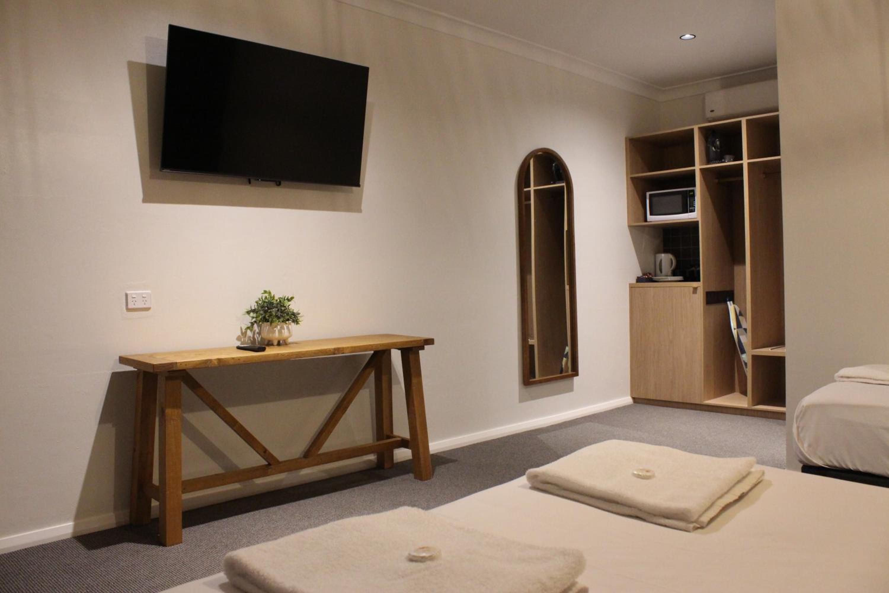 Deluxe Double & Single Room