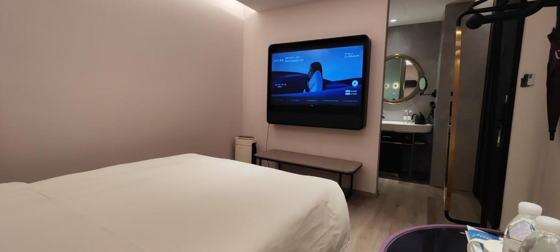 Elegant Double Room without Window