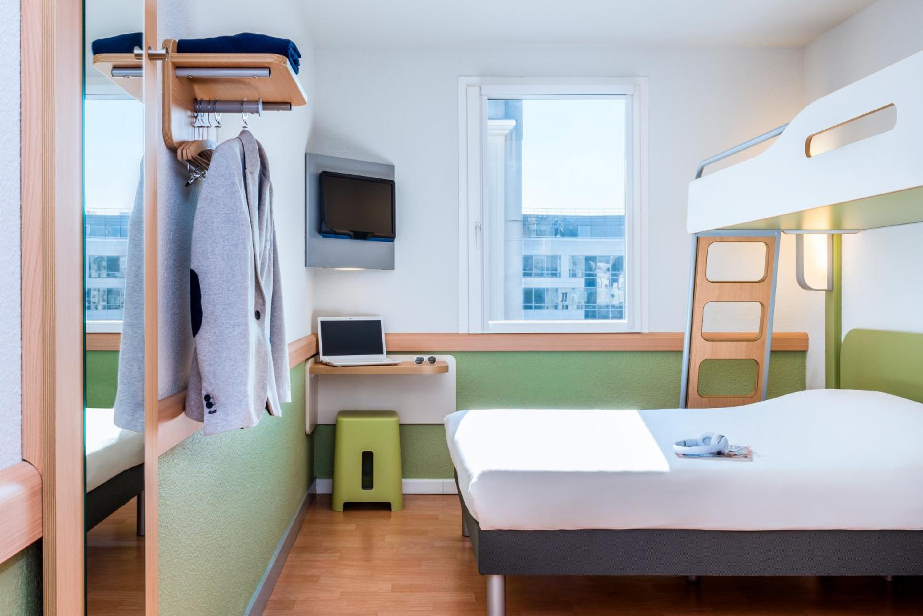Triple Room with One Double Bed and One Bunk Bed - Photo 4