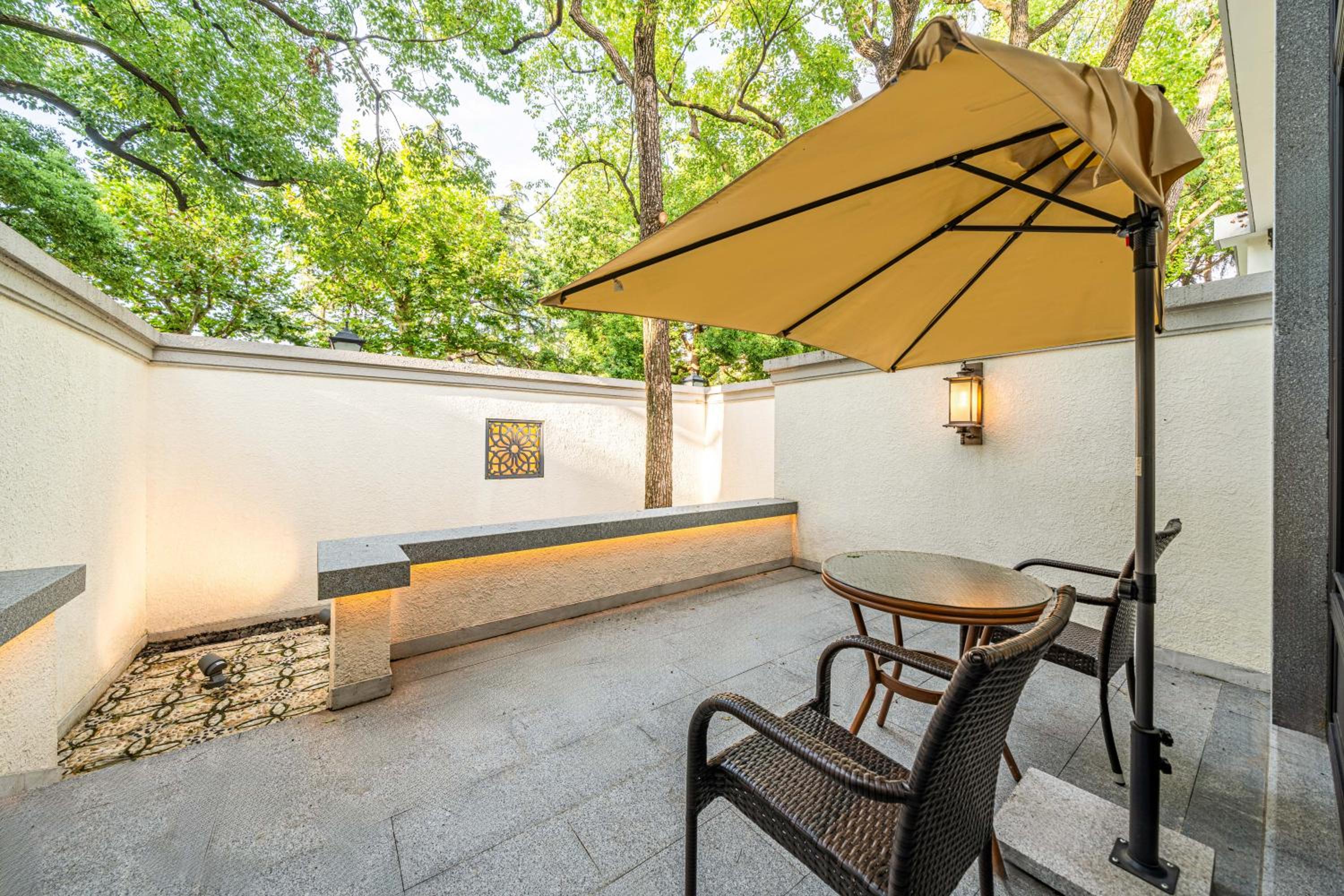 Courtyard Suite