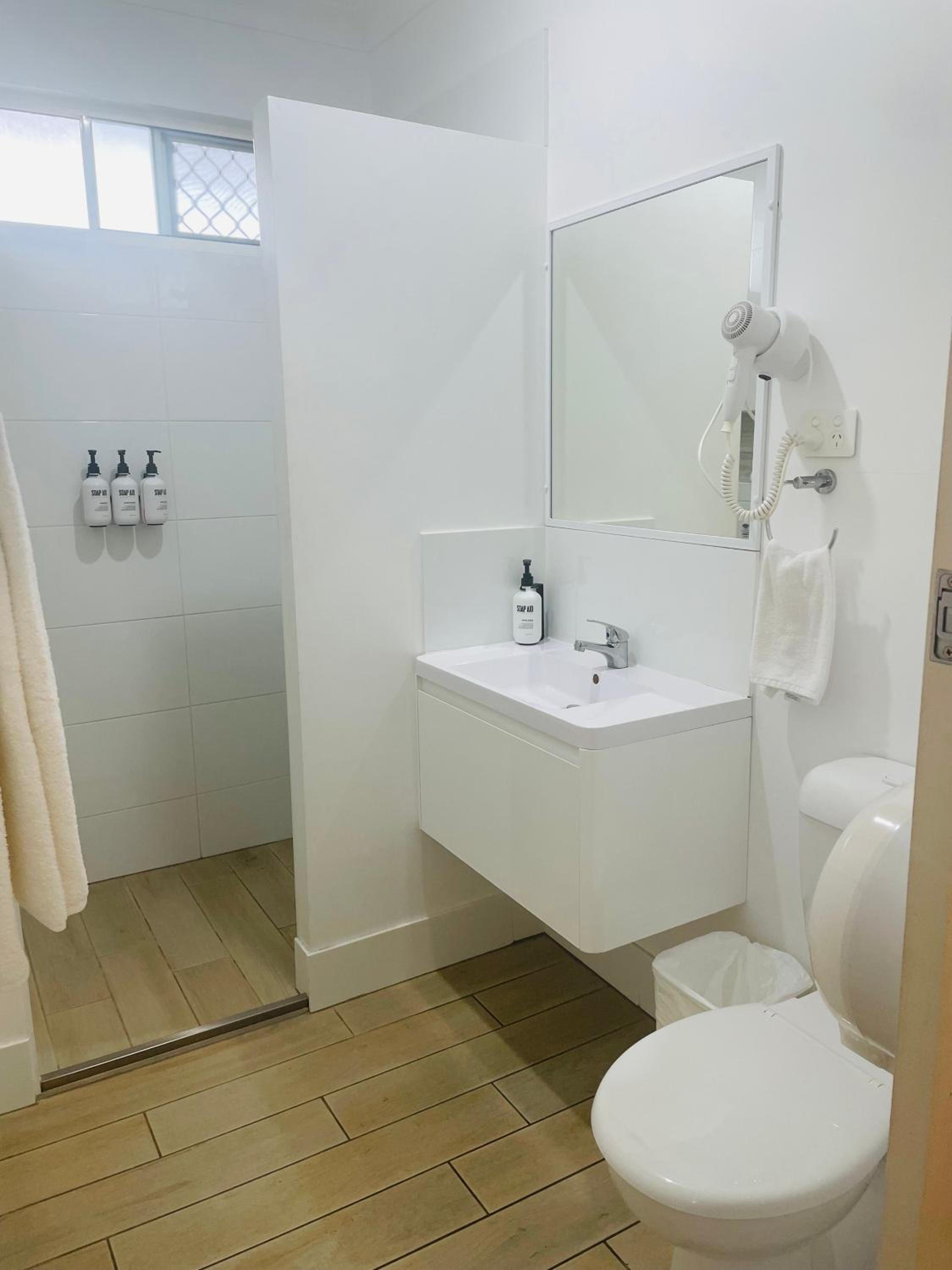 Superior Efficiency Triple Room - Nonsmoking - Photo 2
