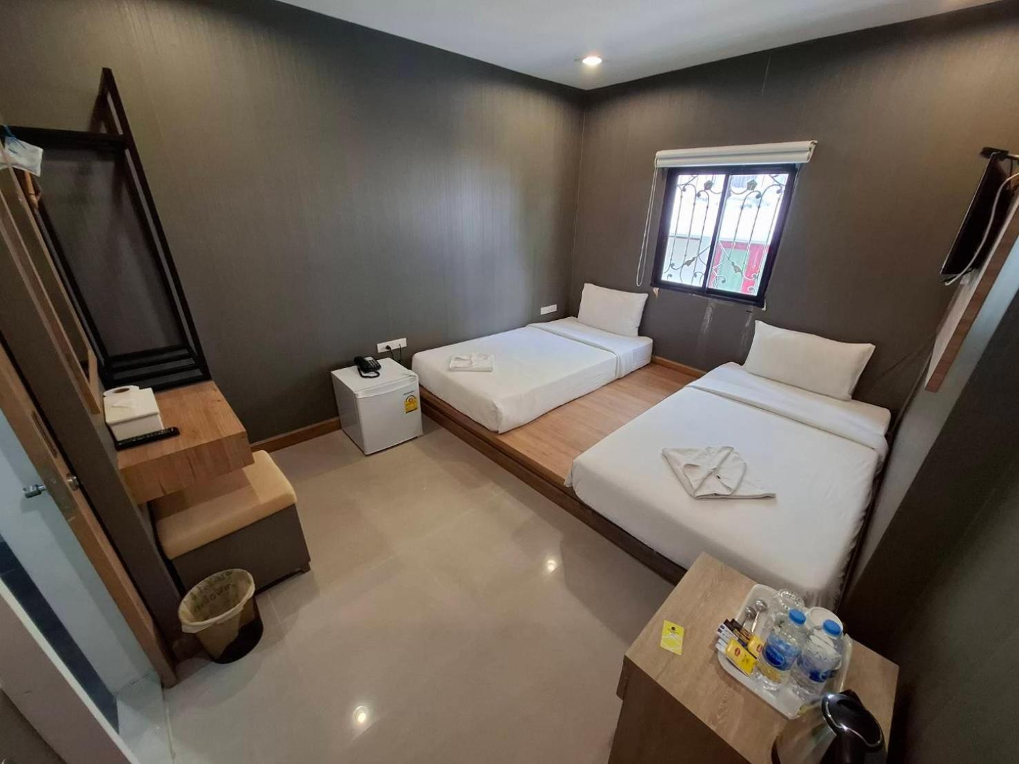 Deluxe Twin Room photo 3