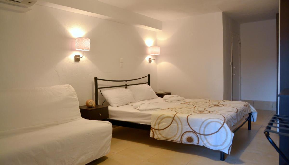 Semi-Basement Economy Studio (2 Adults + 2 Children) photo 1