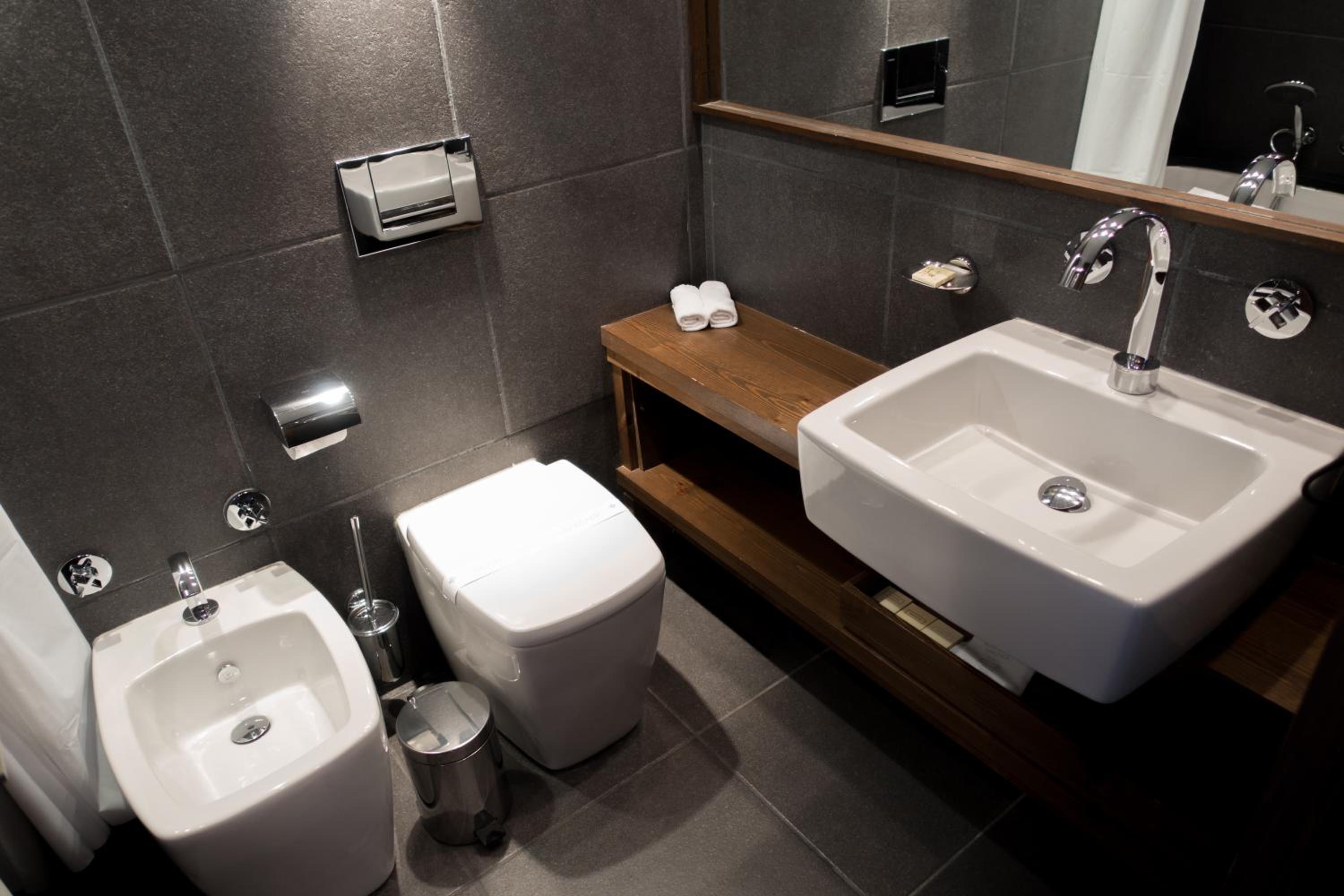 Standard Double or Twin Room - Photo 6