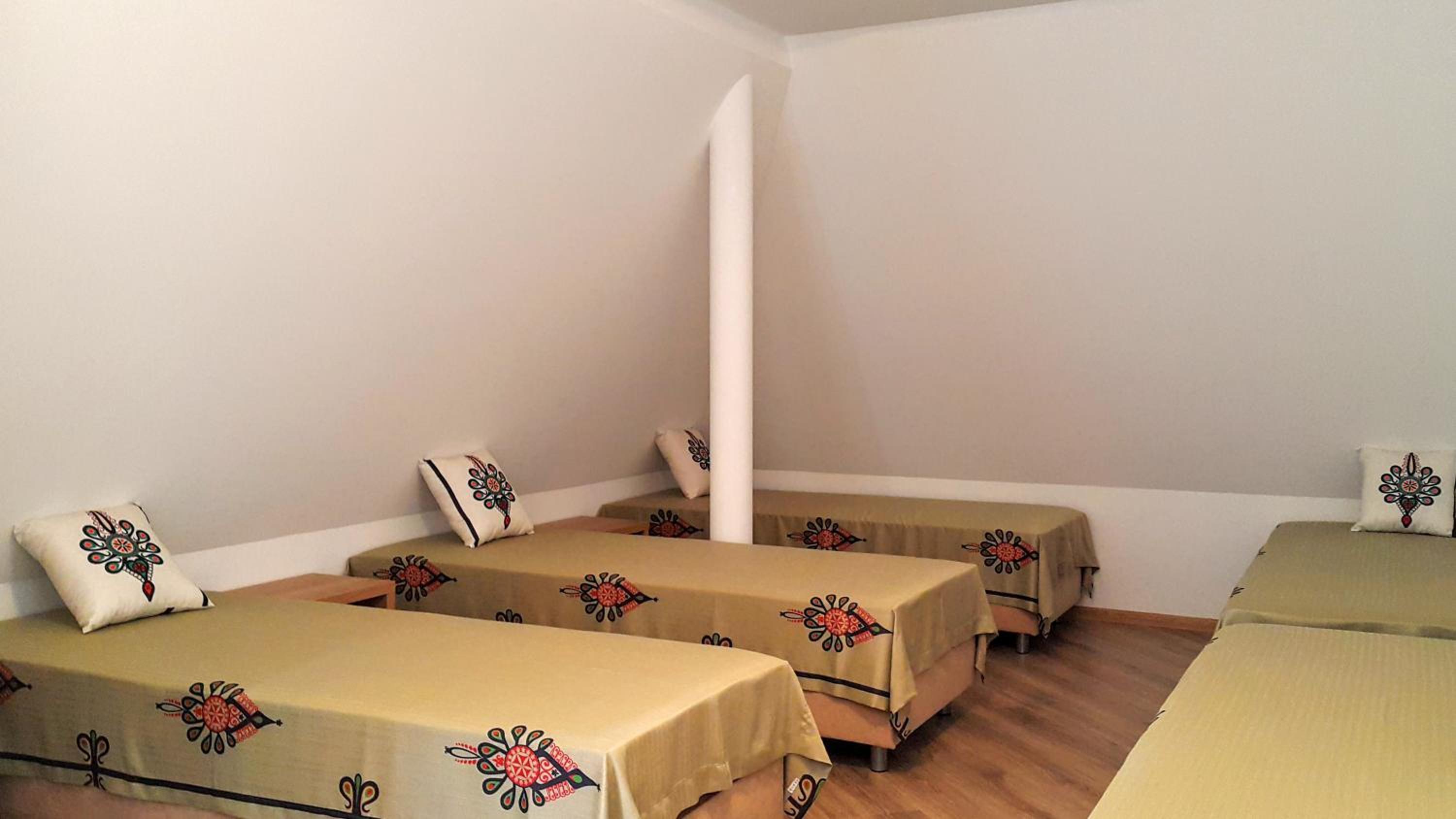 Family Room with Mountain View - Photo 5